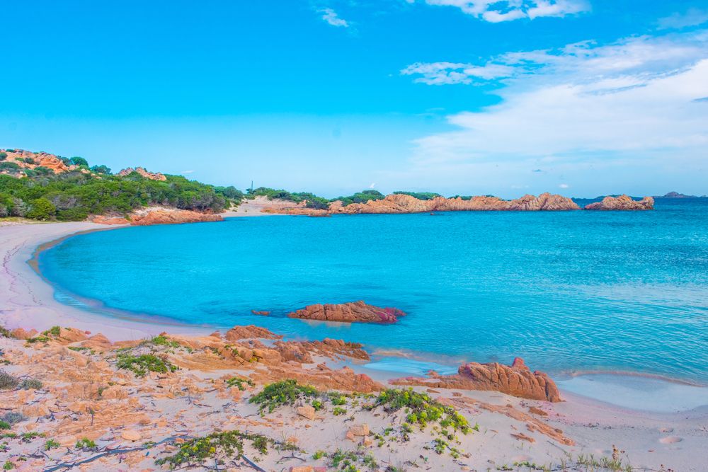 Budelli e la sua sabbia rosa. Credits Stefano Zaccaria / Shutterstock