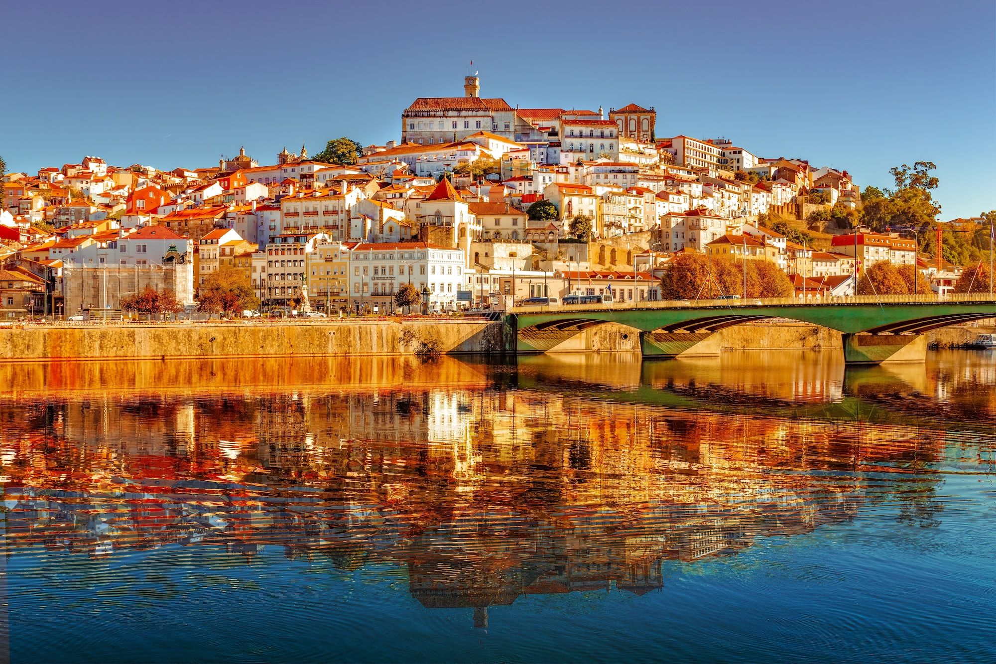 Coimbra d’autunno  © antonio gama /Shutterstock
