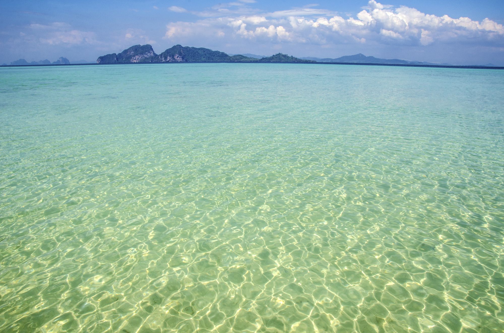 Acque cristalline e basse nei pressi di Ko Kradan, Thailandia ©Sam Camp/Getty Images