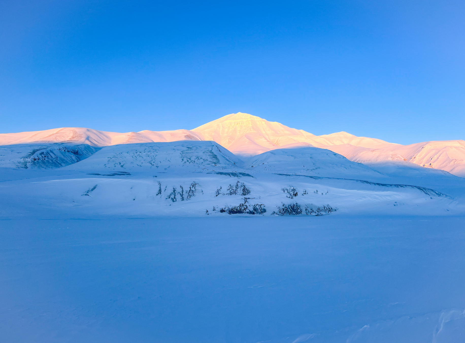 Paesaggio innevato Isola Svalbard