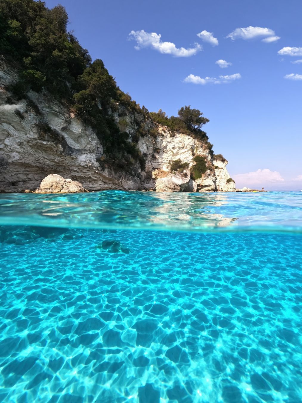 Il mare a Voutoumi ©Aerial-motion/Shutterstock