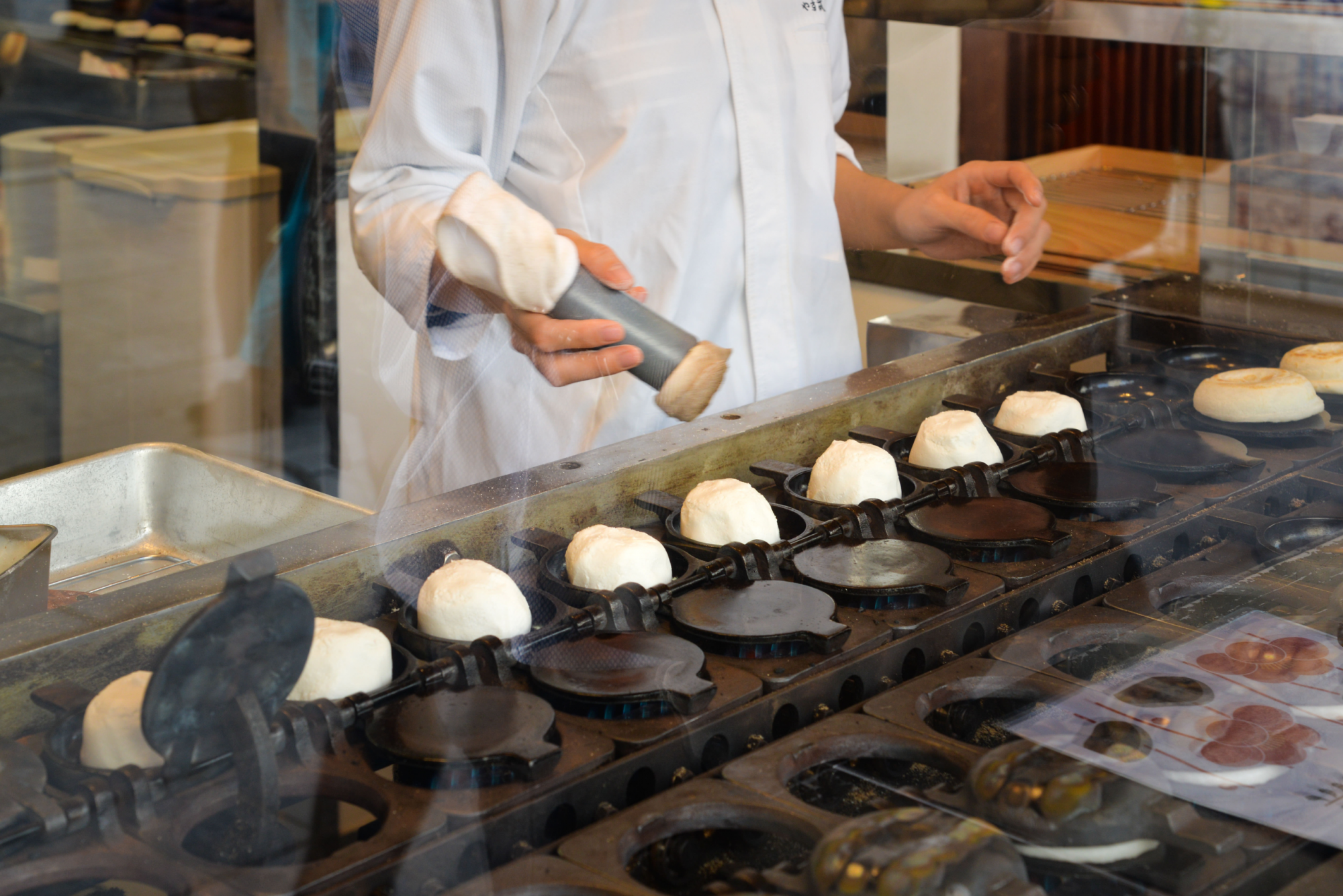 La preparazione degli Umegae mochi ©Niradj/Shutterstock