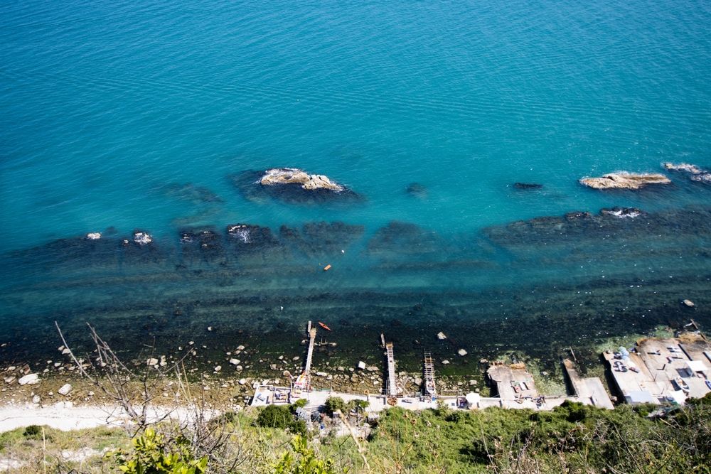 Ancona, a strapiombo sul Passetto. Credits Paolo De Gasperis / Shutterstock