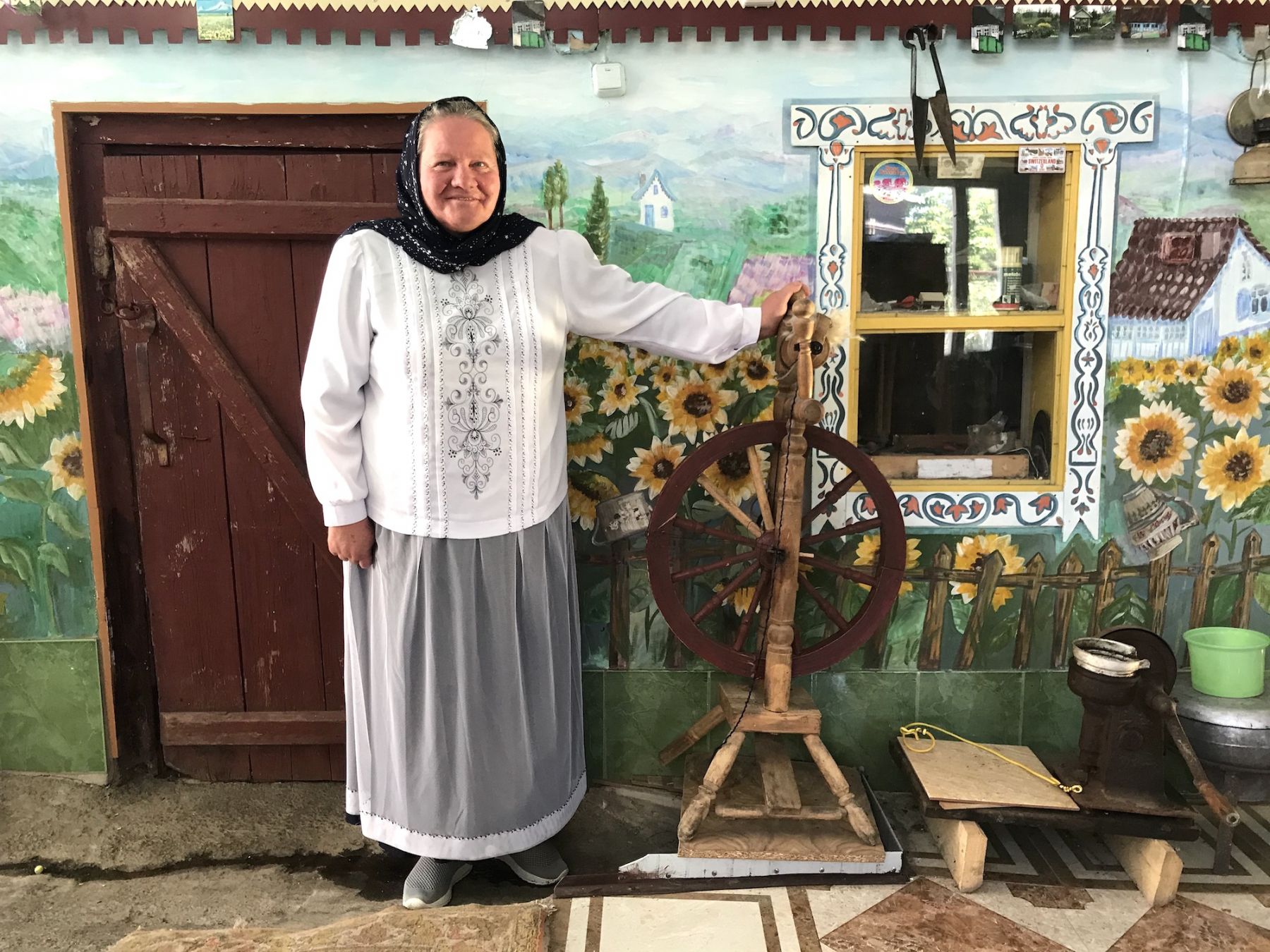 Natasha con un abito tradizionale delle donne molocane © Dario Bragaglia