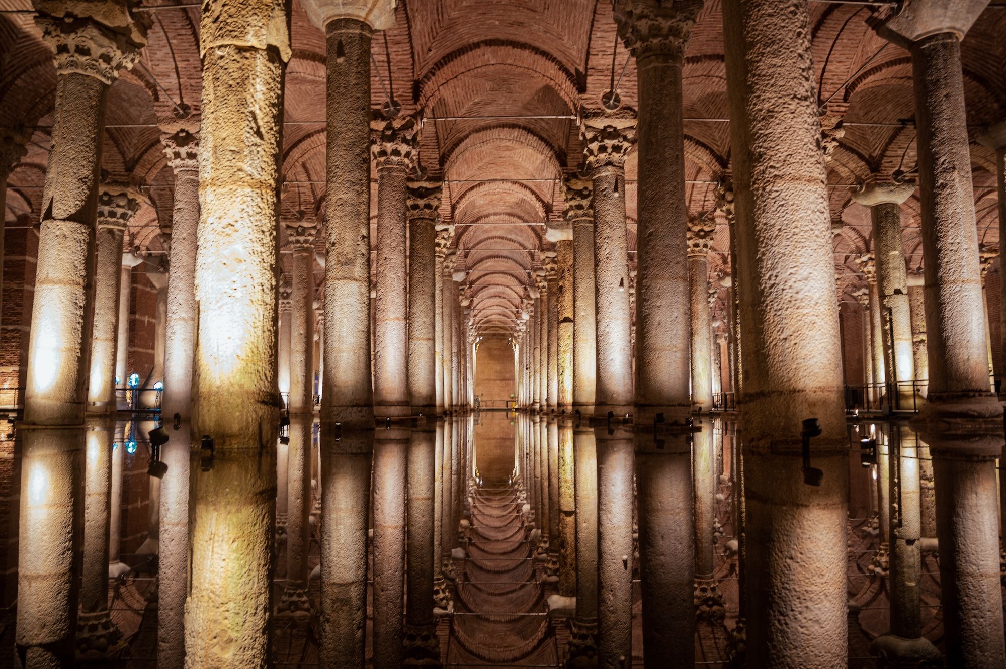 La Cisterna Basilica @Mehmet Enes YAZICI/Shutterstock