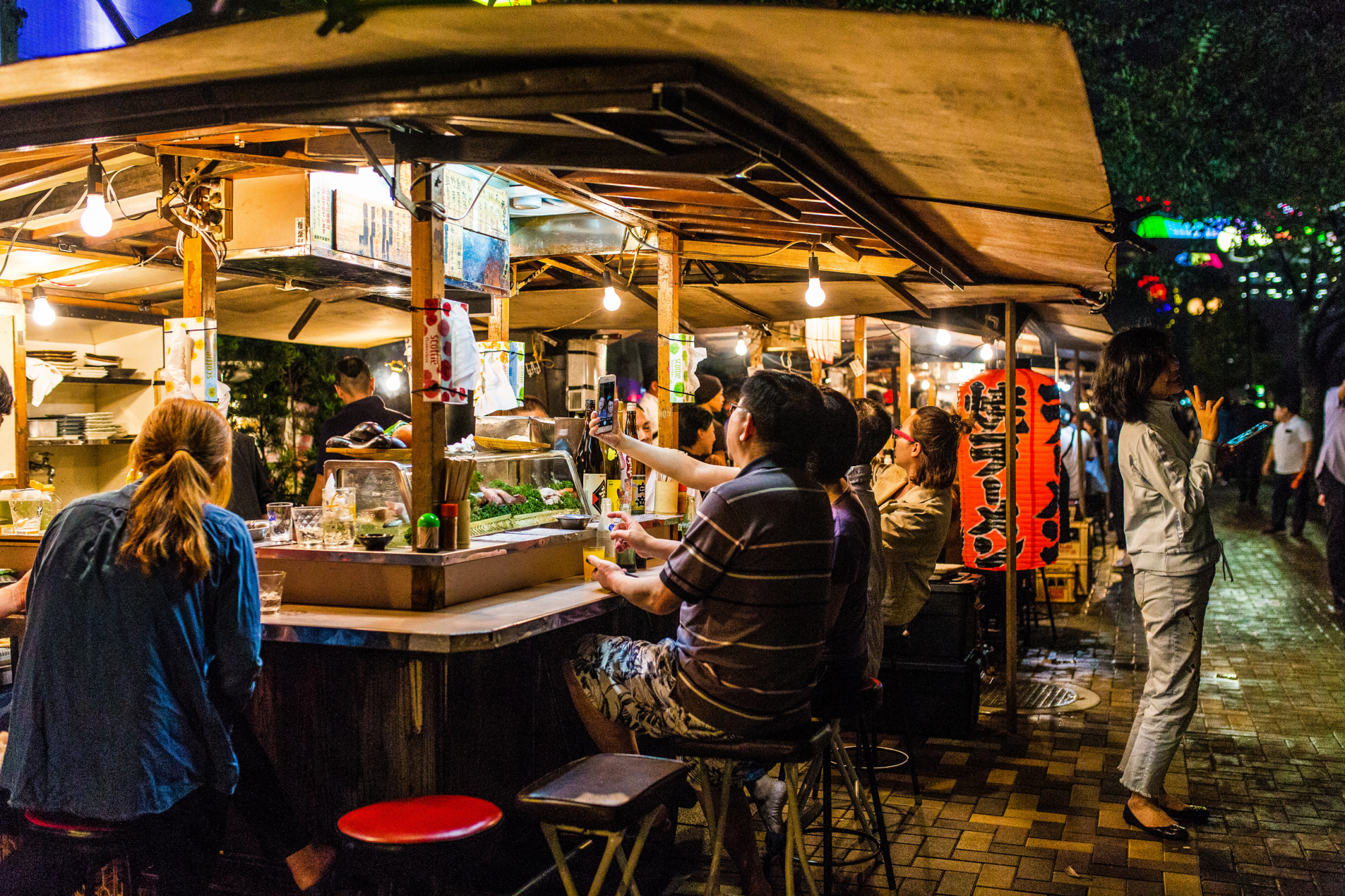 Per un’autentica esperienza locale, fermatevi a mangiare in una yatai ©pang_oasis/Shutterstock