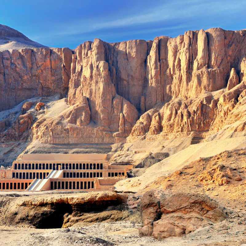 Il tempio di Hatshepsut nella Valle dei Re, in Egitto ©Maxal Tamor/Shutterstock
