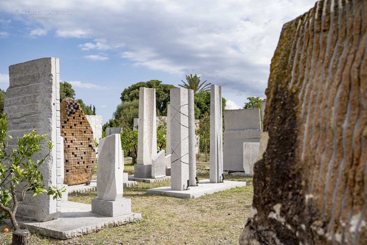 Le opere d'arte di Pinuccio Sciola nel Giardino sonoro di San Sperate in Sardegna