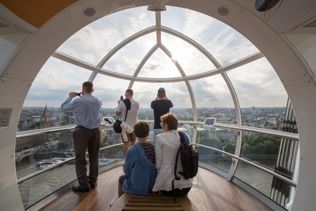 Il London Eye lascia stupefatti i viaggiatori di ogni età. © Giovanni G / Shutterstock