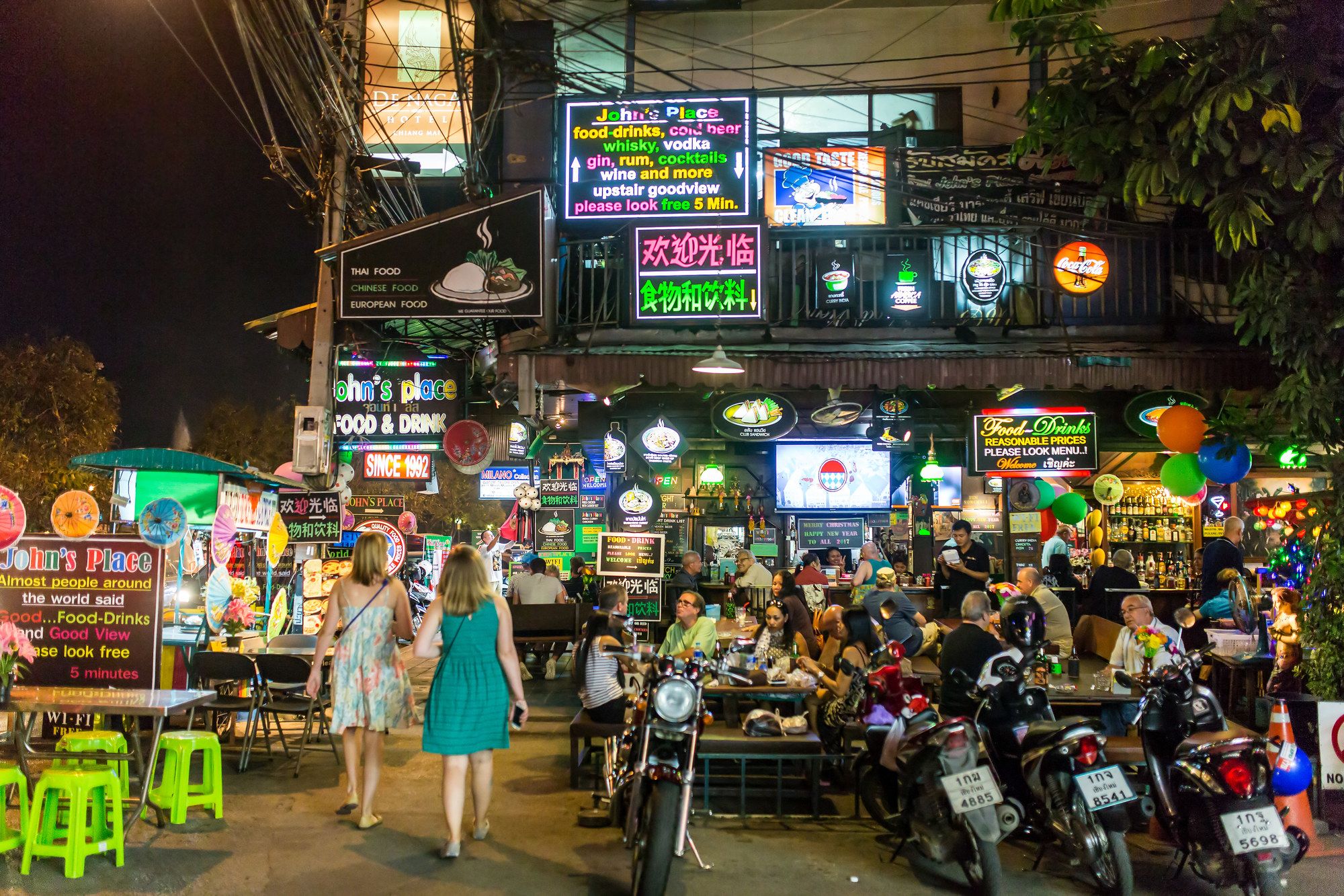 Vita notturna nel centro di Chiang Mai ©Alexander Mazurkevich/Shutterstock