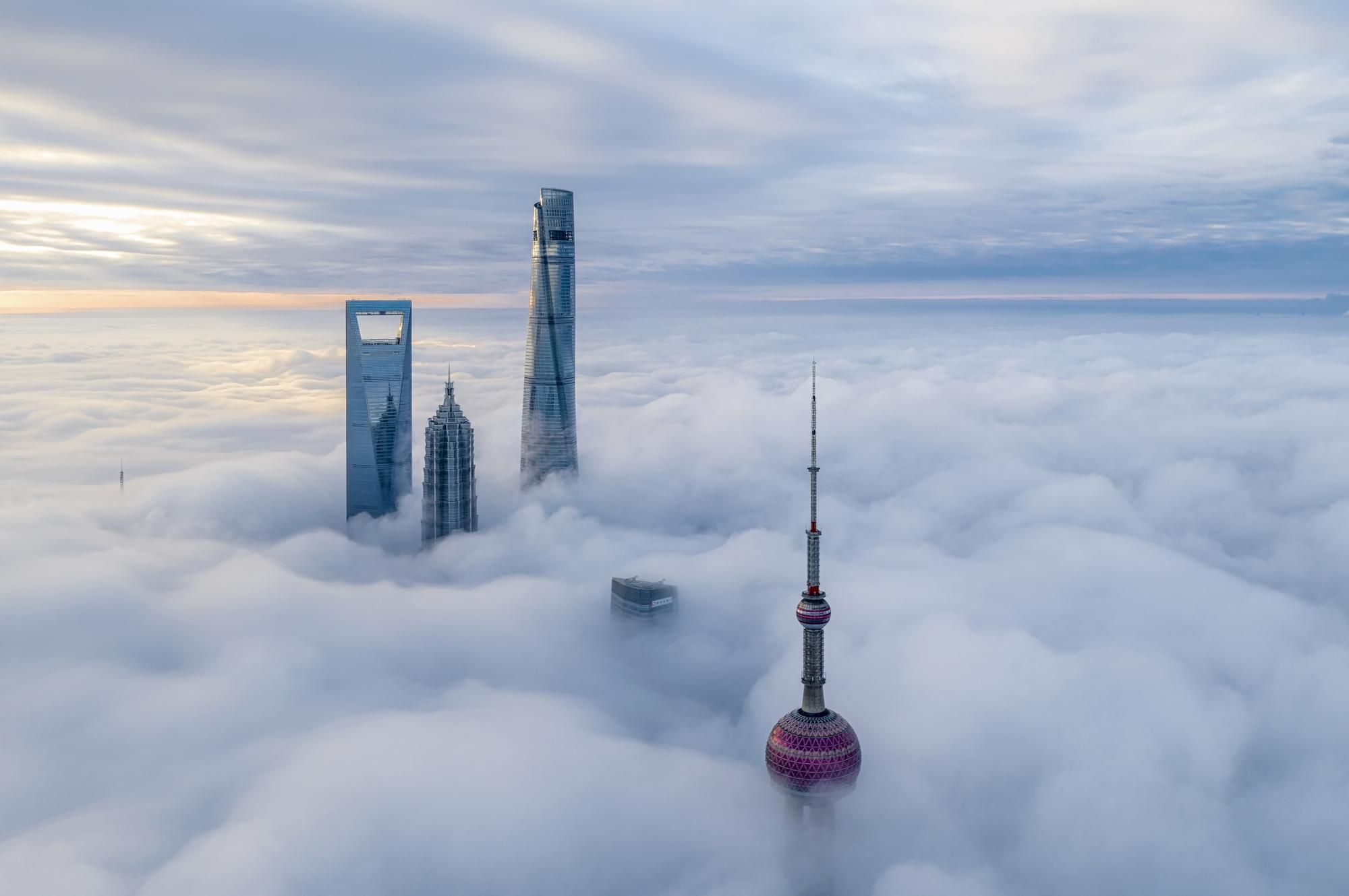 Grattacieli tra le nuvole, Shanghai, Cina ©Getty Images