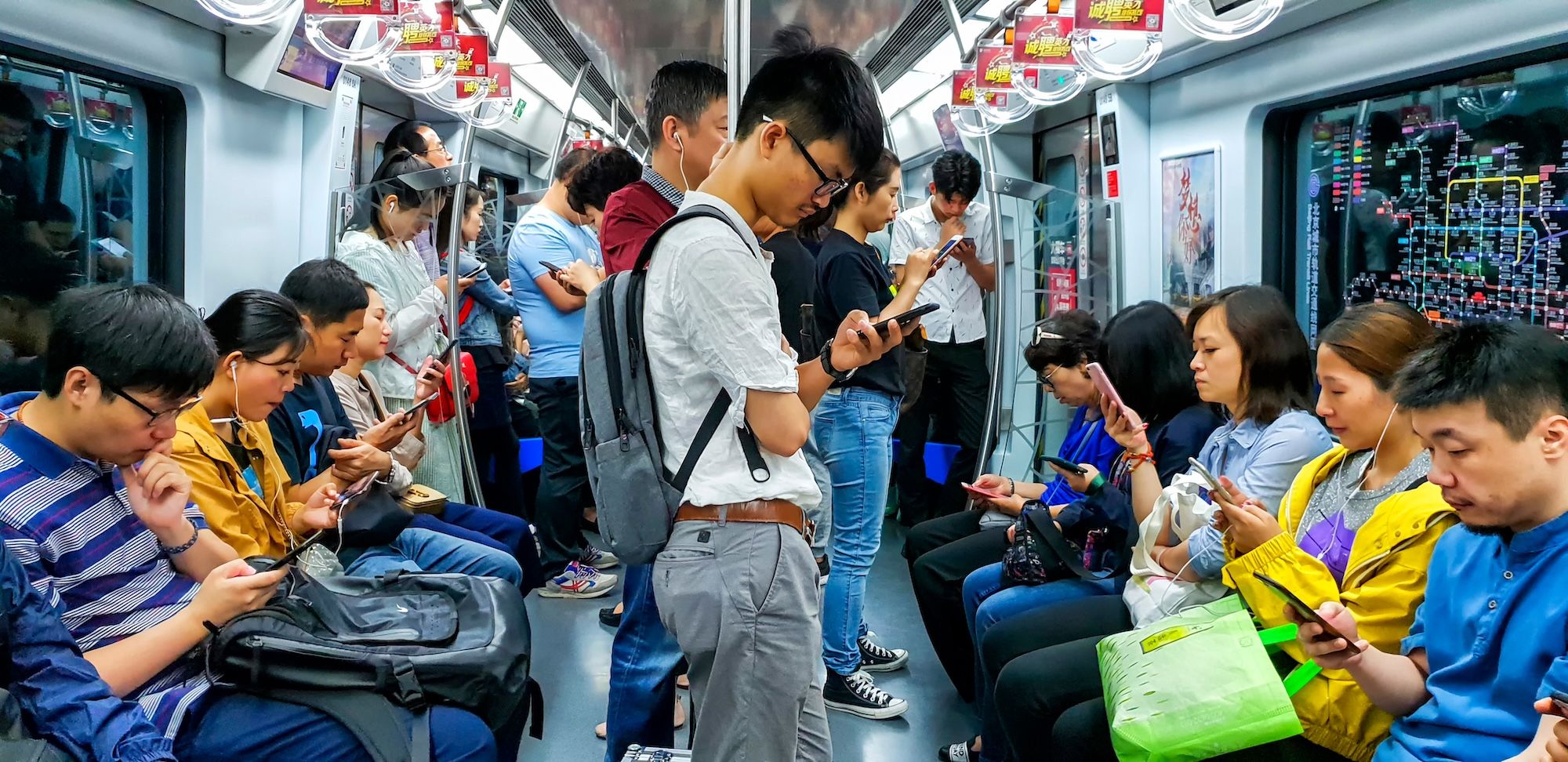 In Cina è fondamentale avere uno smart phone funzionante © wonderlustpicstravel/Shutterstock