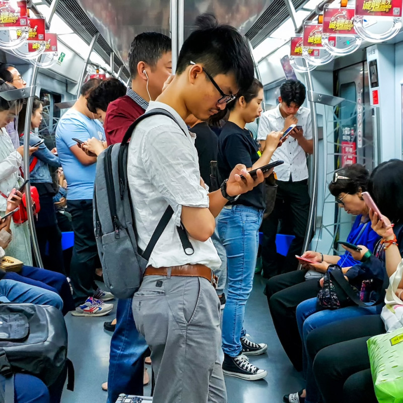 In Cina è fondamentale avere uno smart phone funzionante © wonderlustpicstravel/Shutterstock