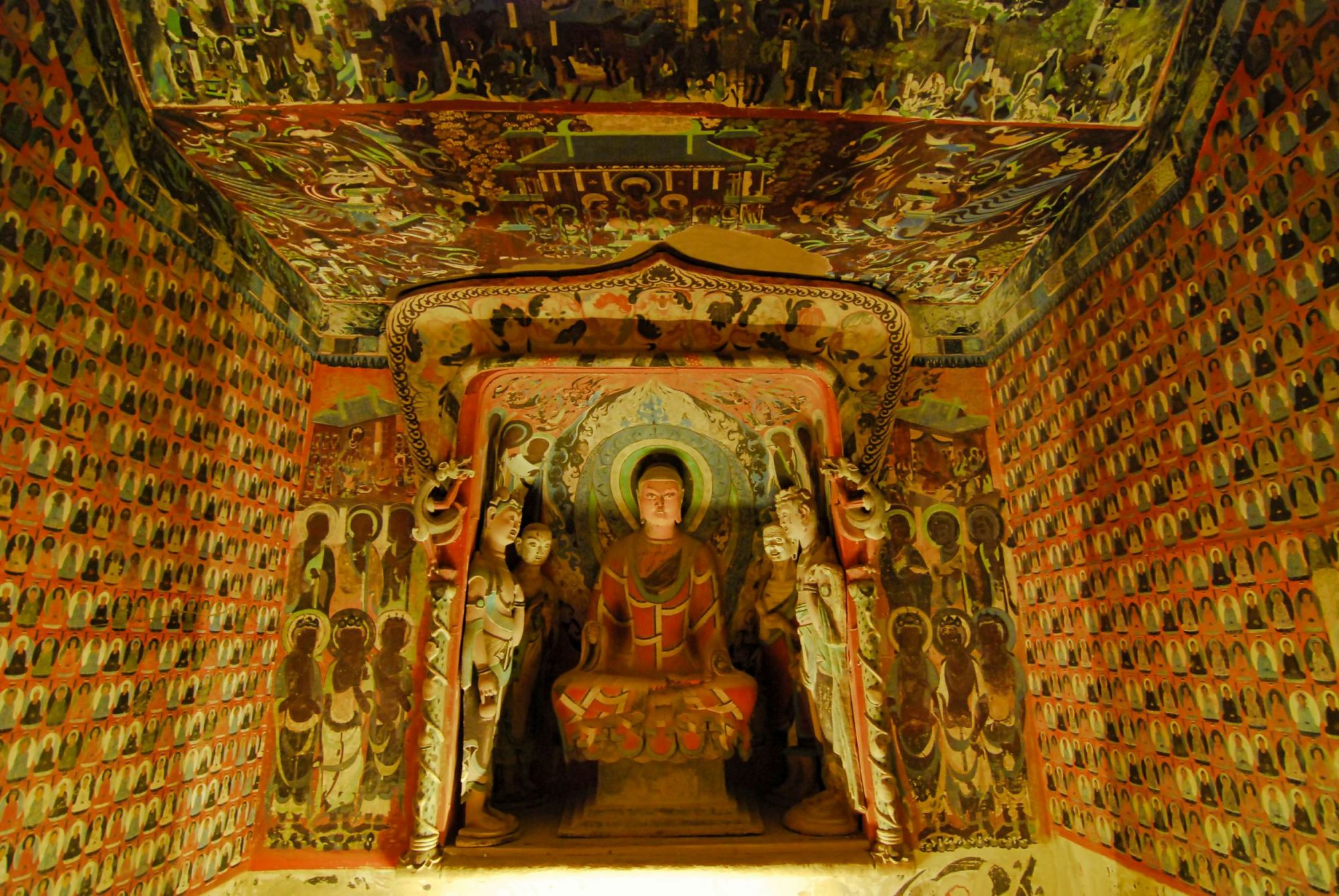 Le Grotte di Mogao si trovano lungo la Via della Seta. © Marcin Szymczak/Shutterstock