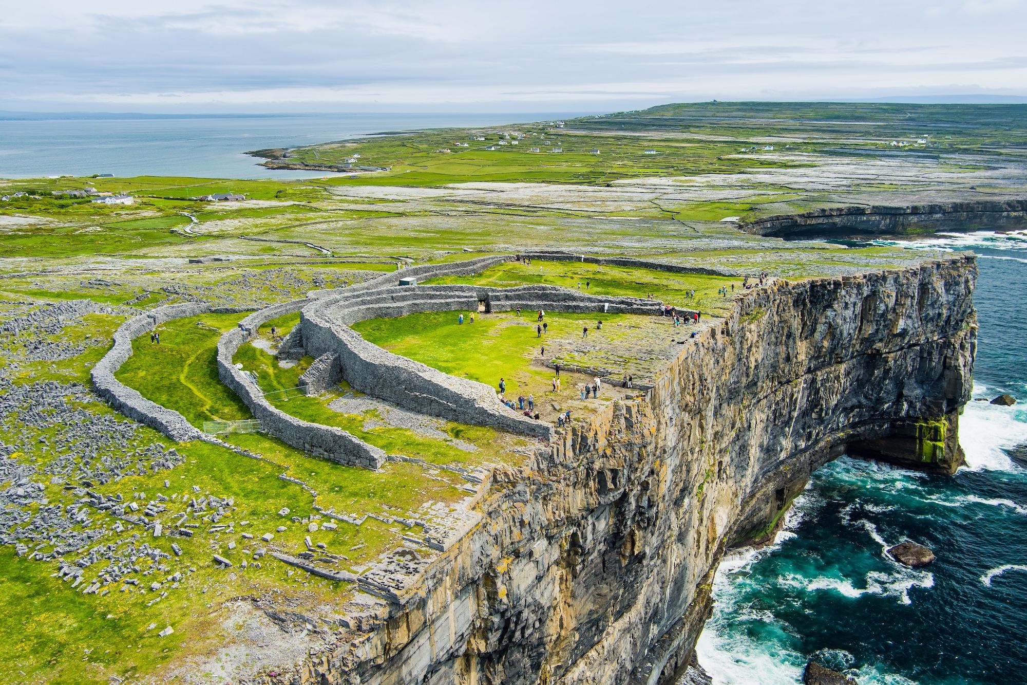 Dun Aonghasa o Dun Aengus un forte preistorico sulle Isole Aran ©MNStudio/Shutterstock