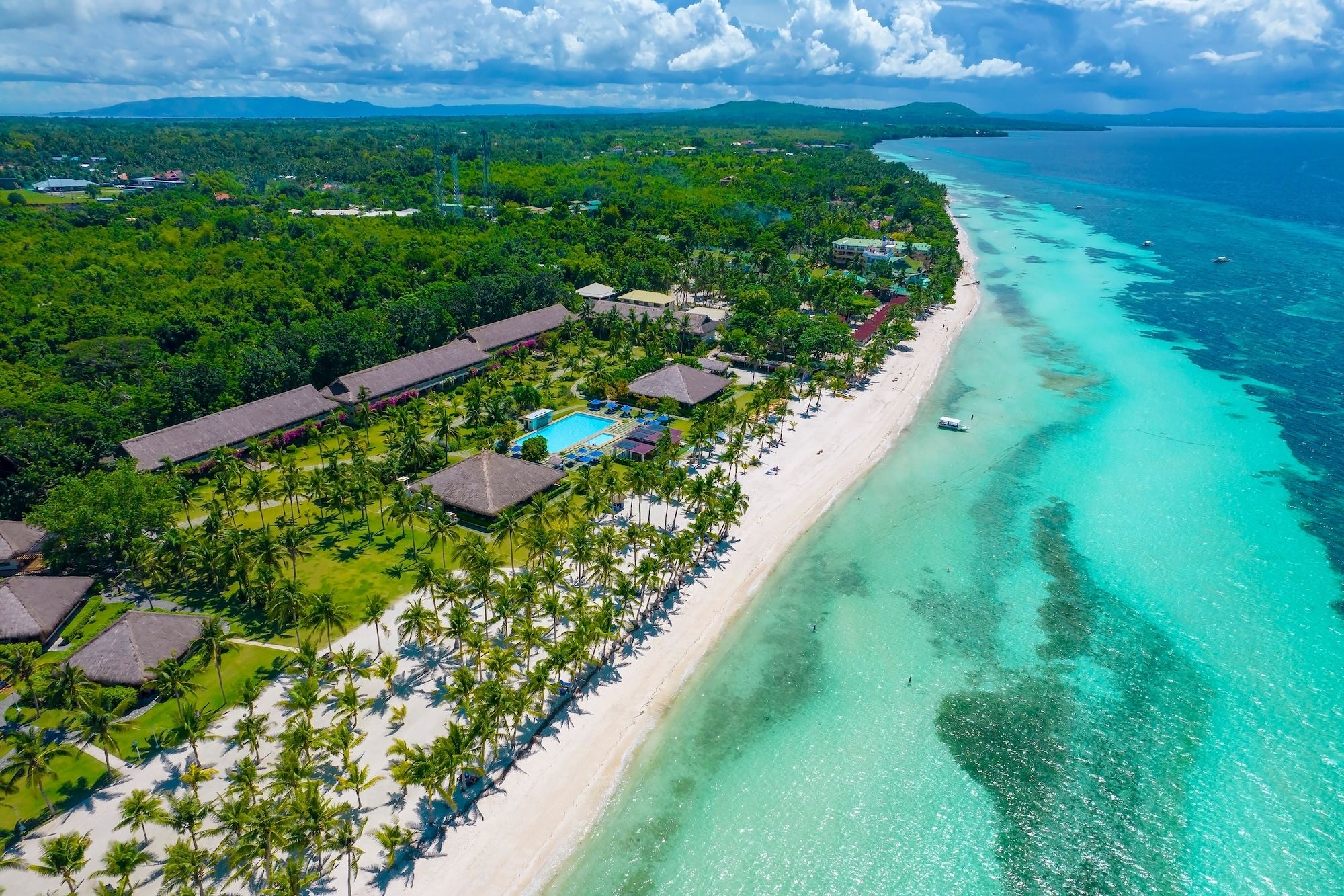 Dumaluan Beach sull’isola di Panglao©MDV Edwards /Shutterstock