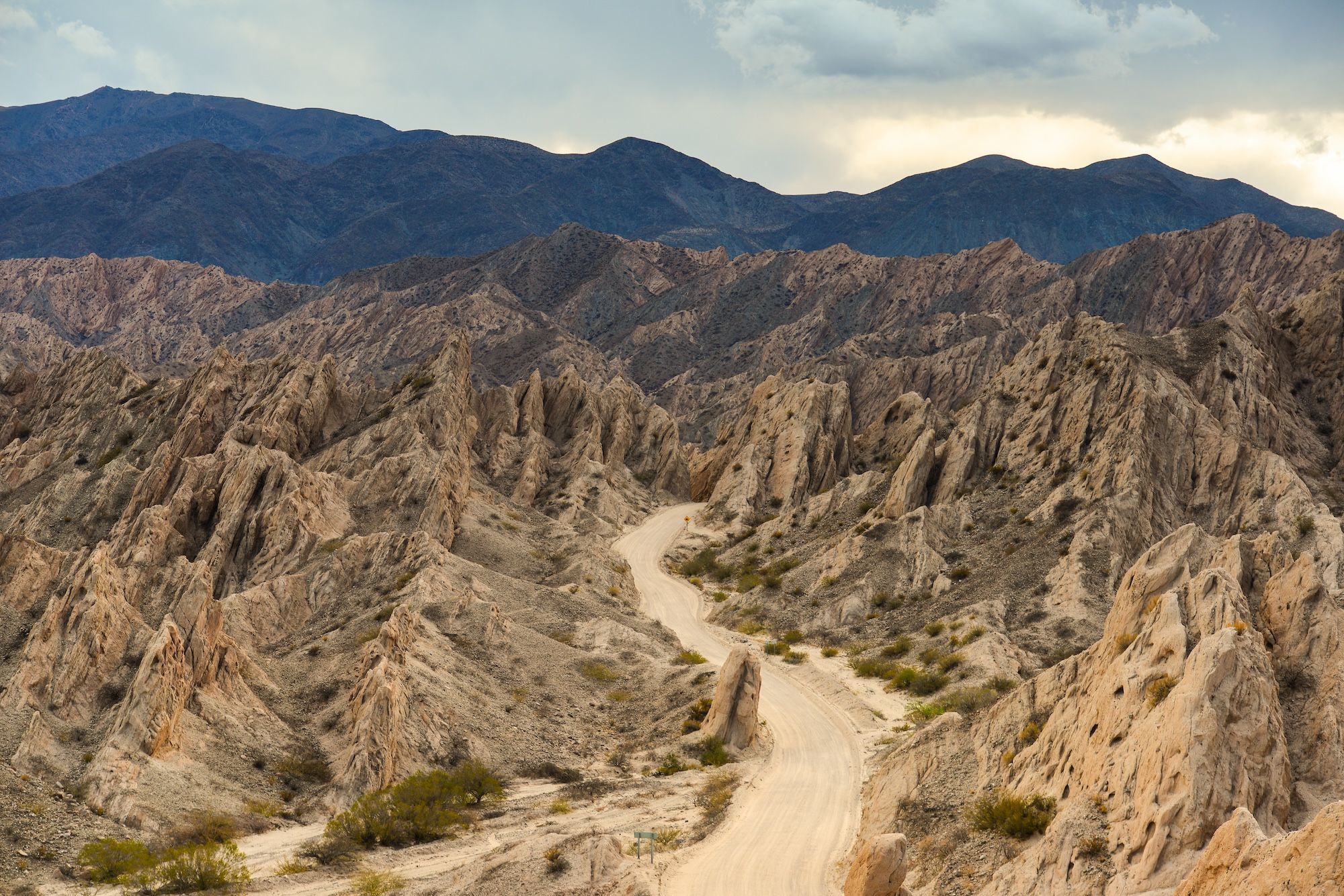 La strada si inerpica tra le Quebrada de Las Flechas ©Pedro Carrilho
/Shutterstock
