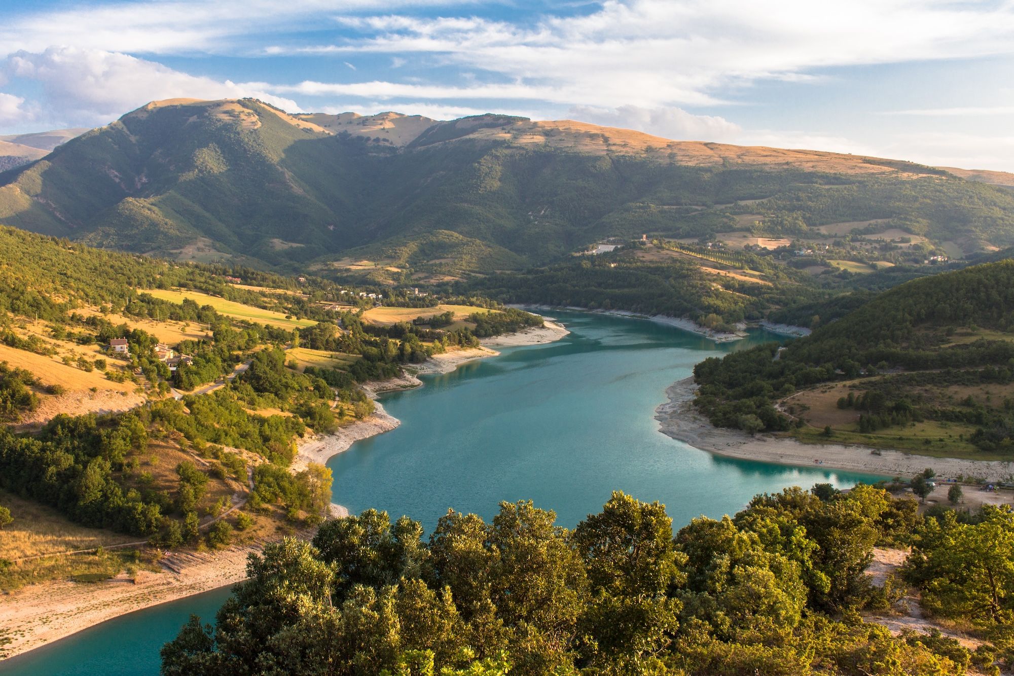 Il lago di Fiastra © Andrea Luciani / Shutterstock