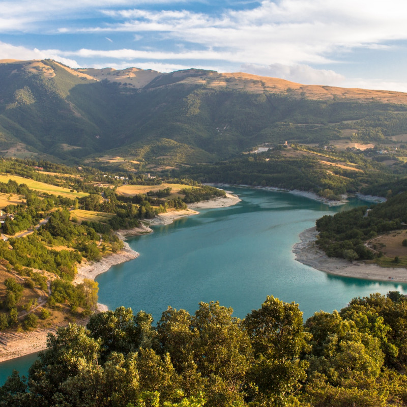 Il lago di Fiastra © Andrea Luciani  / Shutterstock