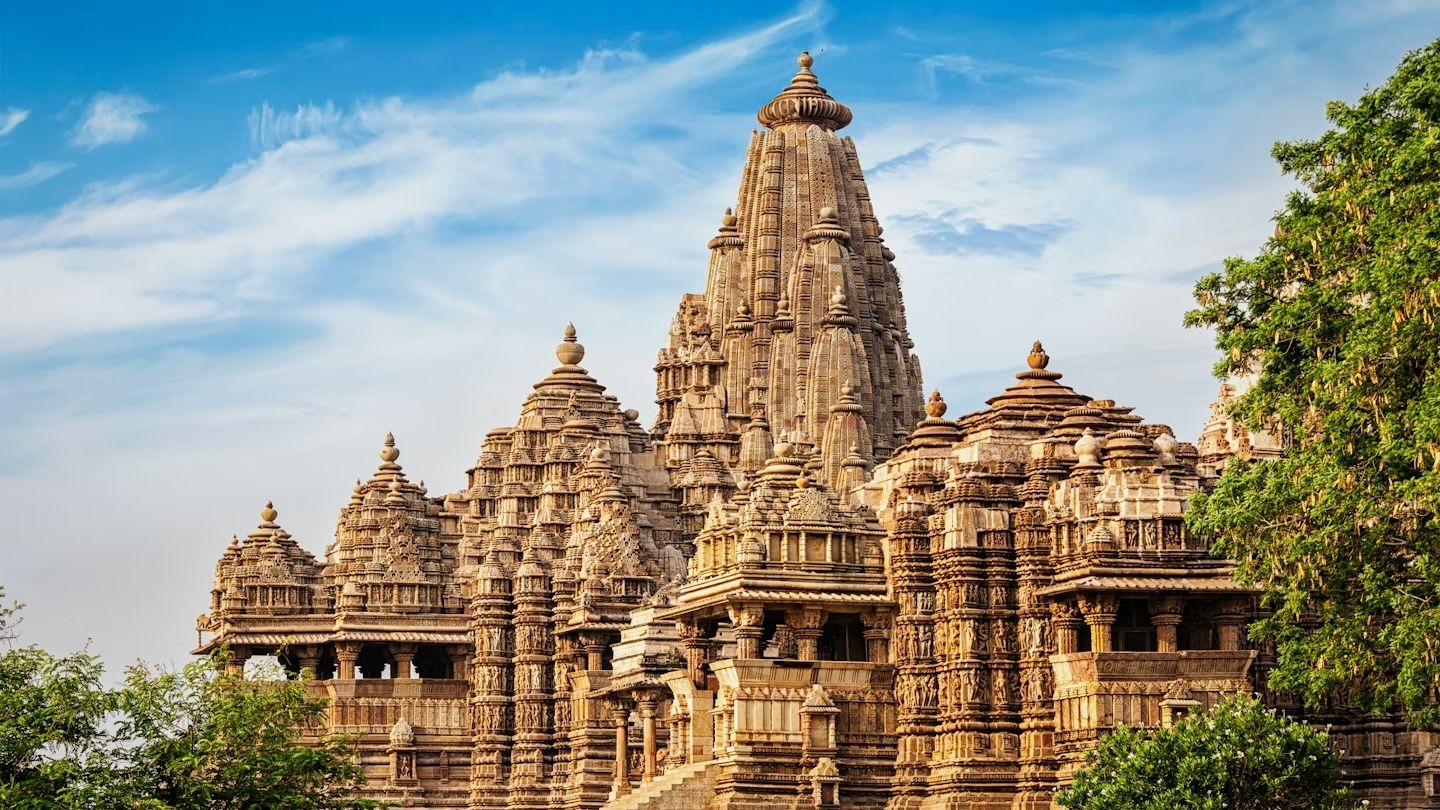 I templi di Khajuraho offrono una spettacolare introduzione all’arte della costruzione dei templi indiani. Dmitry Rukhlenko/Shutterstock