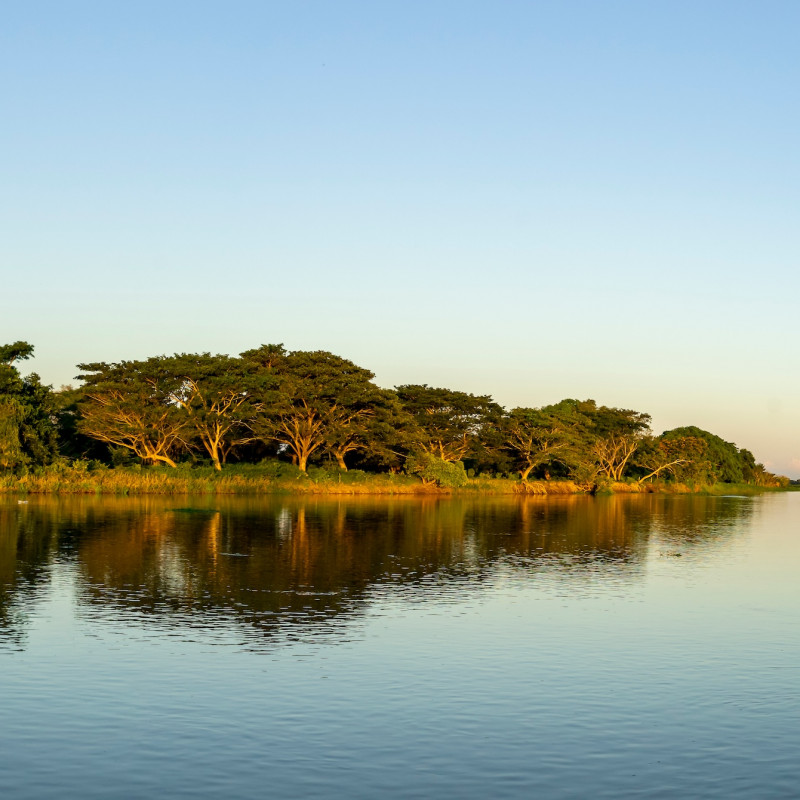 Tramonto sulle rive del fiume Magdalena in Colombia, vicino a Mompox ©Fabio A. Aristizabal