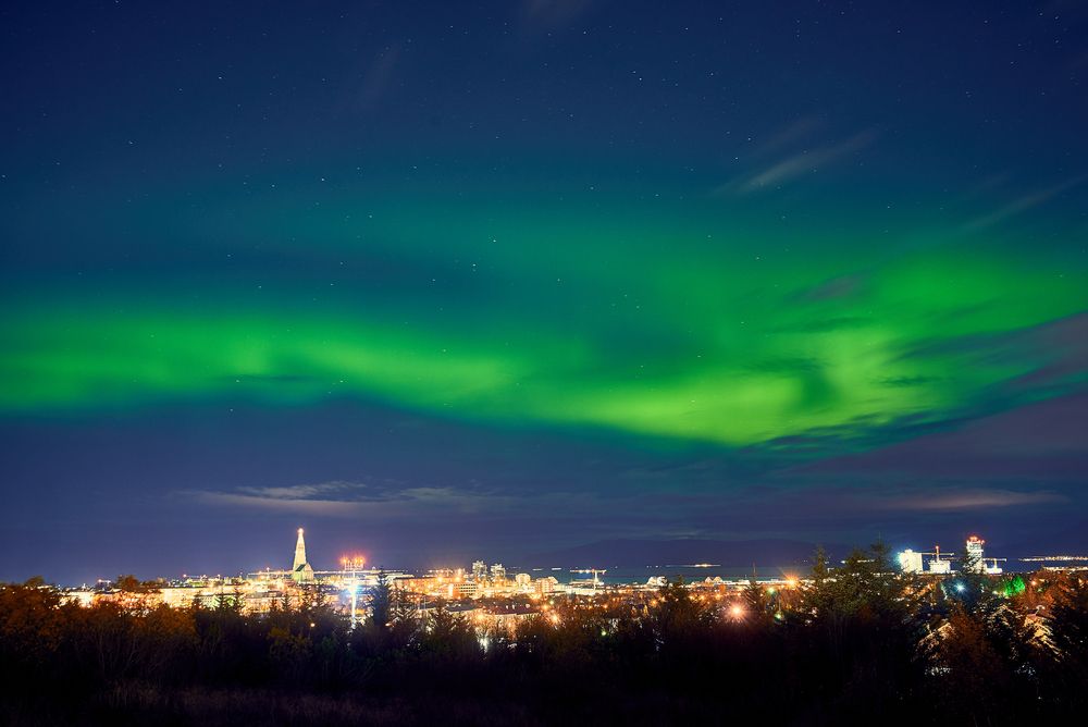 Aurora su Reykjavik. Credits badahos / Shutterstock
