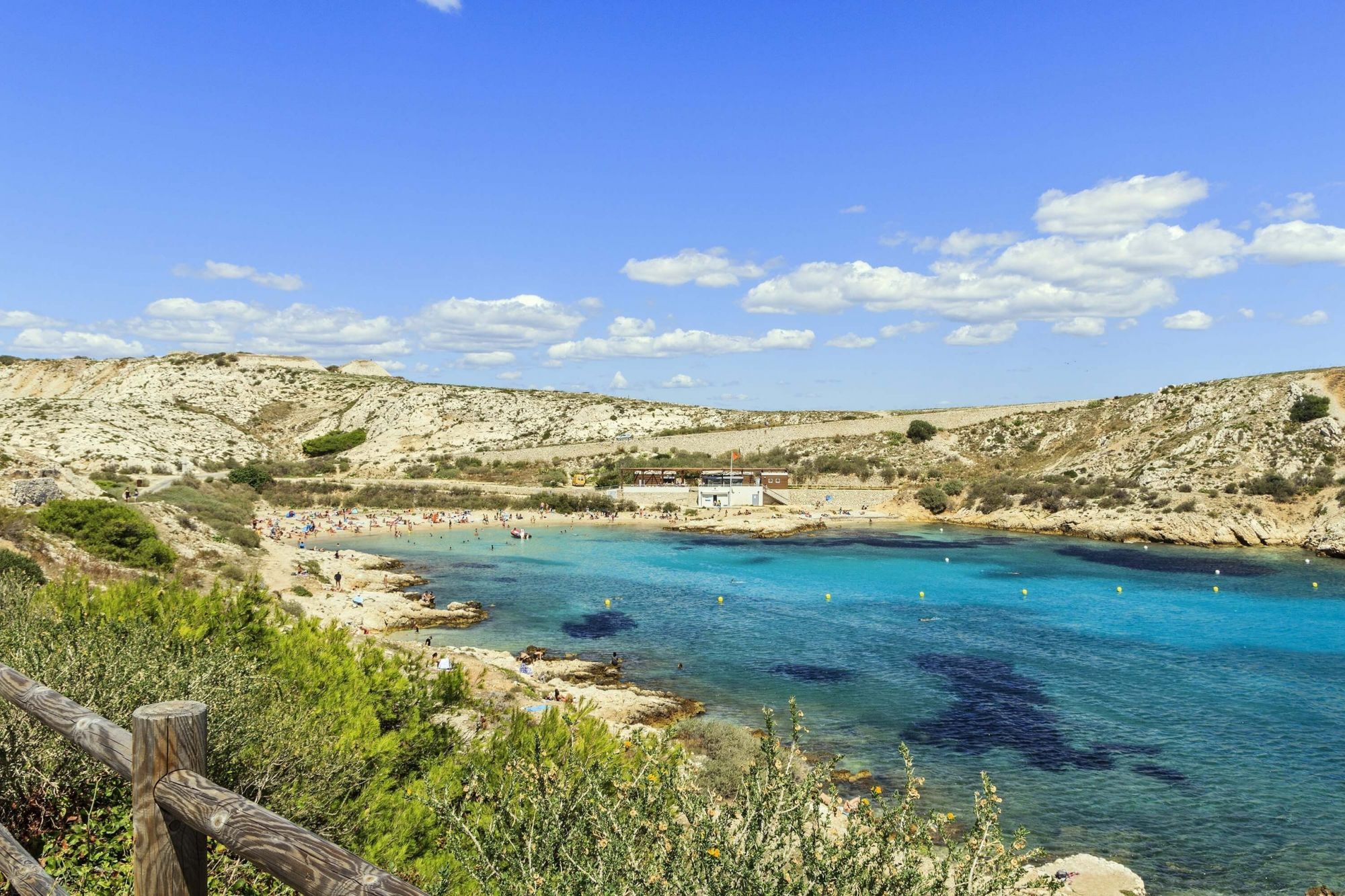 La Plage de St-Estève nell’arcipelago di Frioul è il luogo ideale per osservare da vicino la vita marina © Fabianodp / Shutterstock