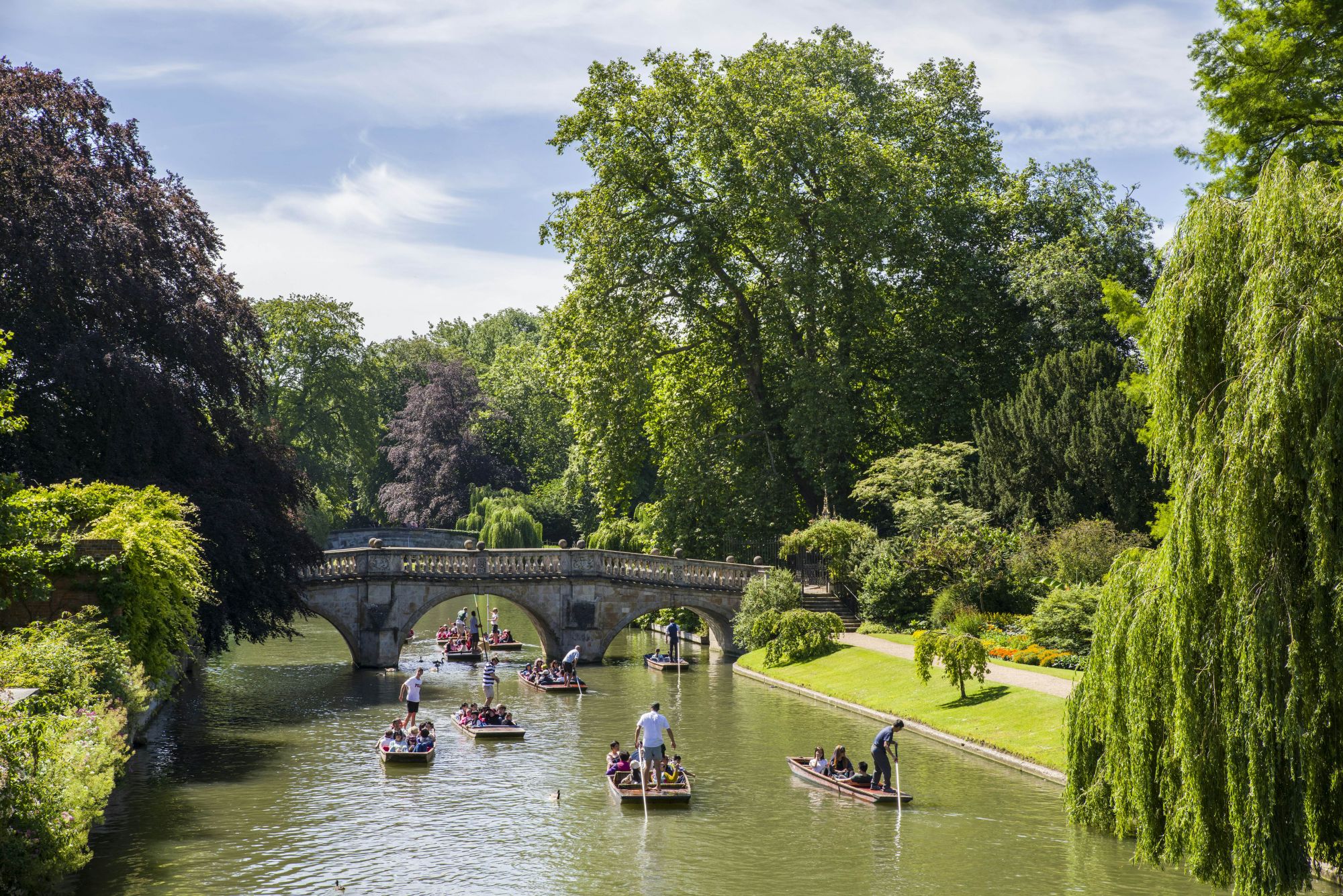 Il Clare Bridge sul fiume Cam a Cambridge, Inghilterra. © chrisdorney/Shutterstock
