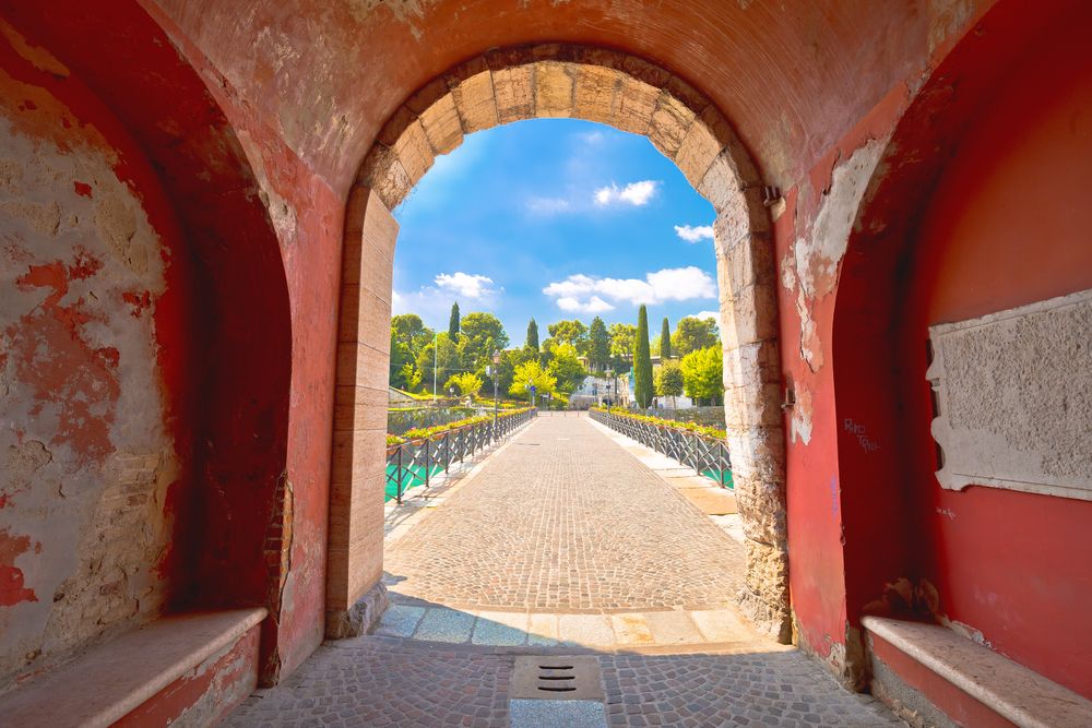 Peschiera del Garda. Credits xbrchx / Shutterstock