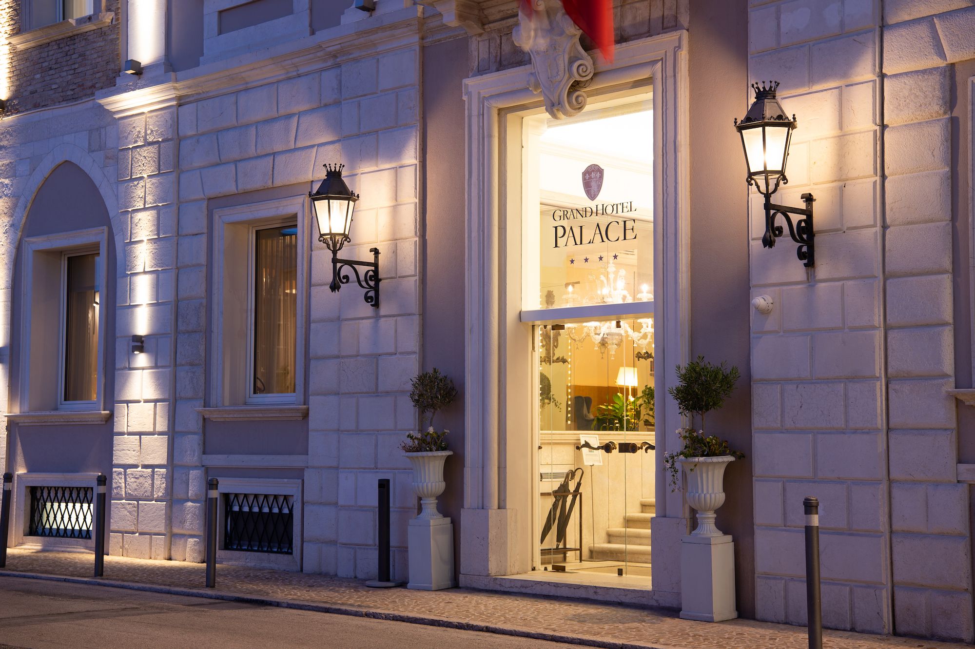 Entrando al Grand Hotel Palace – Boutique & Wine Hotel. Credits Umani Ronchi