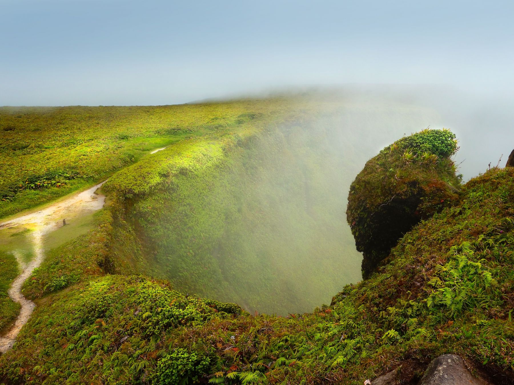 Sulla vetta del vulcano © JVPHOT/Shutterstock
