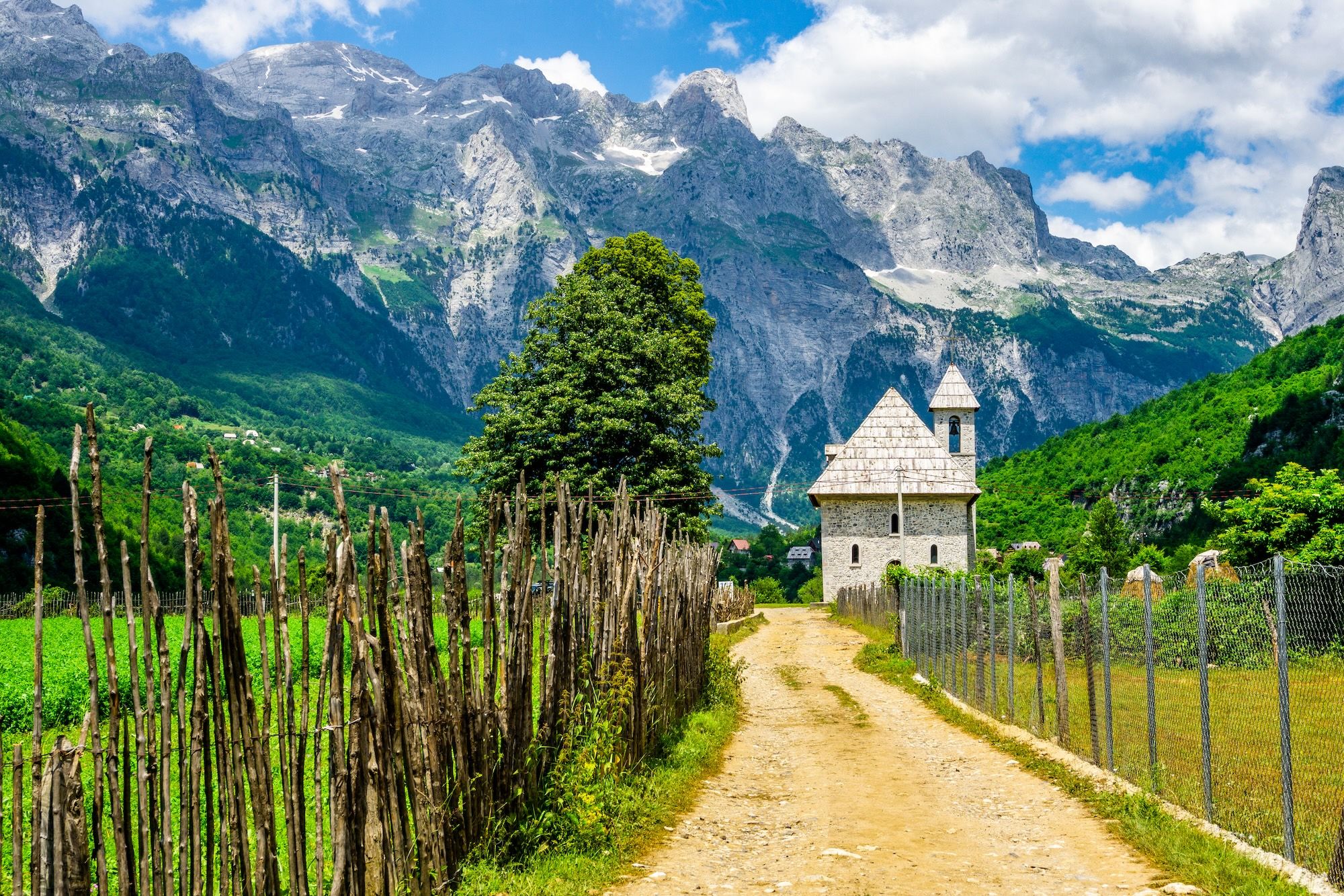 Tra le montagne albanesi troverete il vero spirito di questa nazione ©Uwe Seidner/Shutterstock