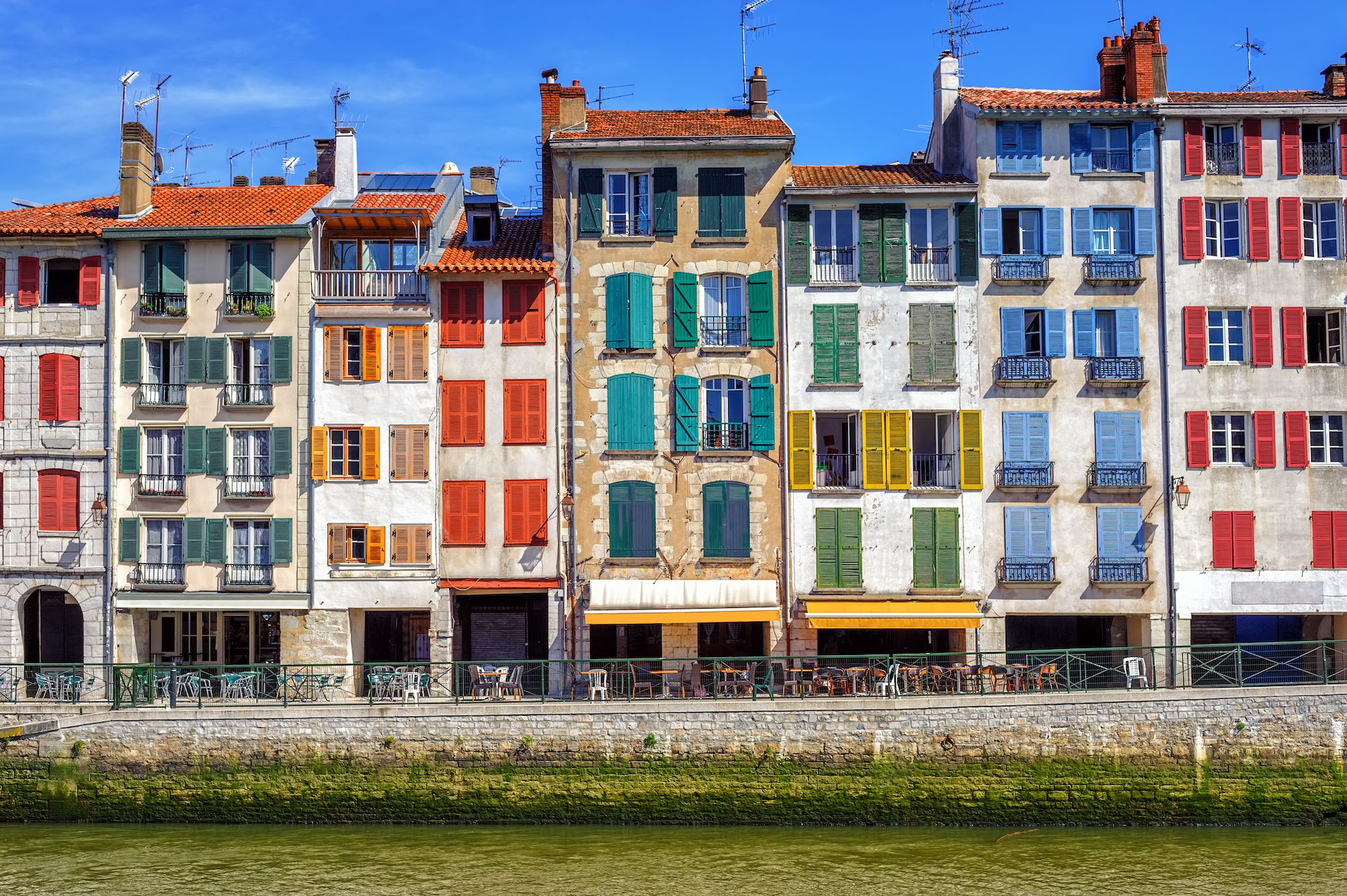 Le case tradizionali di Bayonne ©Boris Stroujko/shutterstock