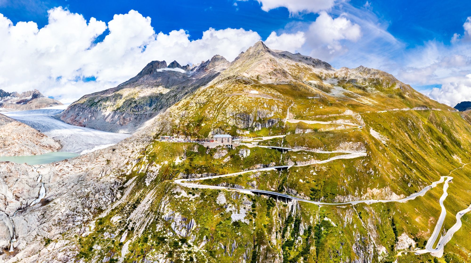 La spettacolare strada del Passo della Furka. ©Leonid Andronov/Shutterstock