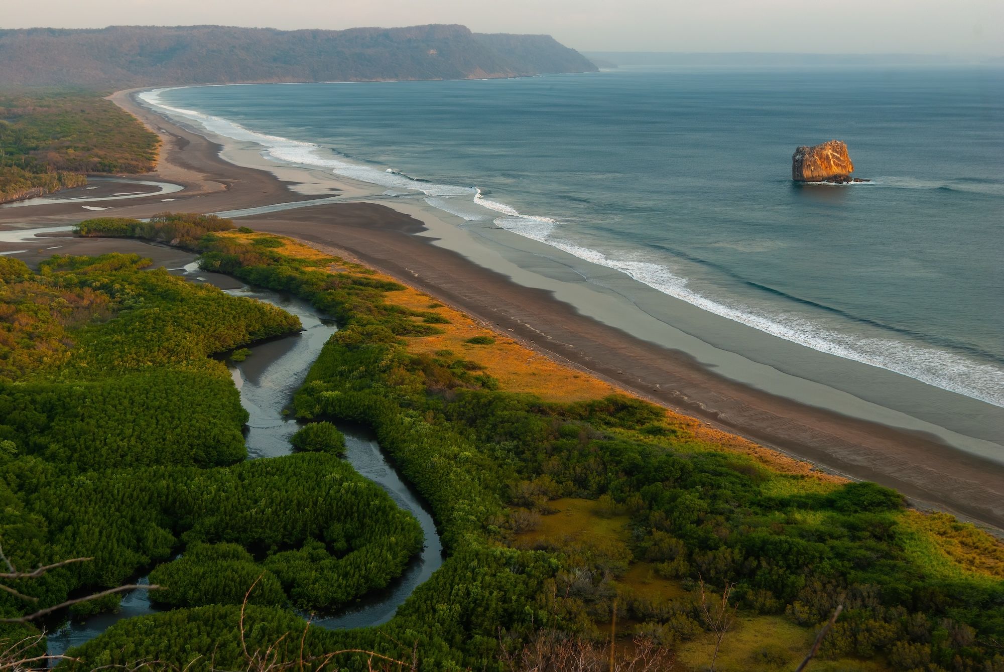 Tramonto a Playa Naranjo ©Raul Cole /shutterstock