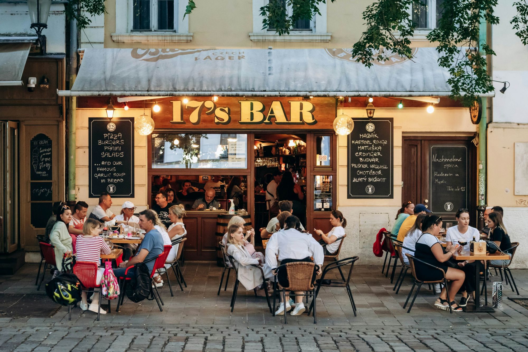Un locale di Bratislava, Slovacchia. © Andrei Antipov/Shutterstock