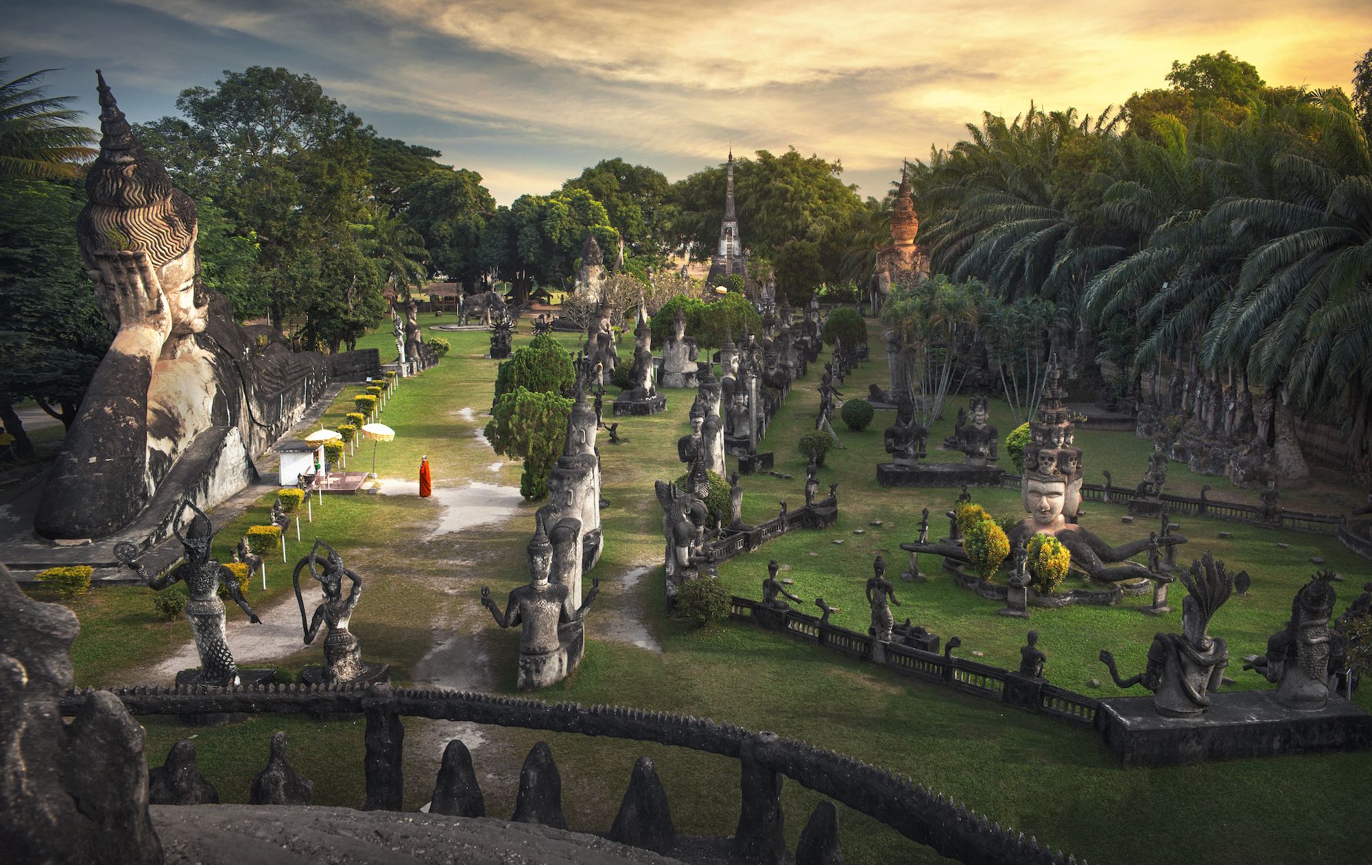 Il parco Xieng Khouane a Vientiane, in Laos, famoso per le statue buddiste in pietra ©Hlib Shabashnyi