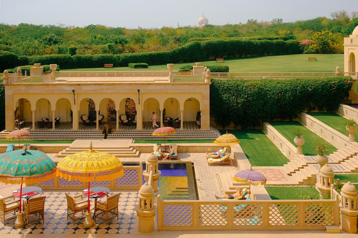 Il Taj Mahal fa capolino dall’Oberoi Amarvilas, Agra.