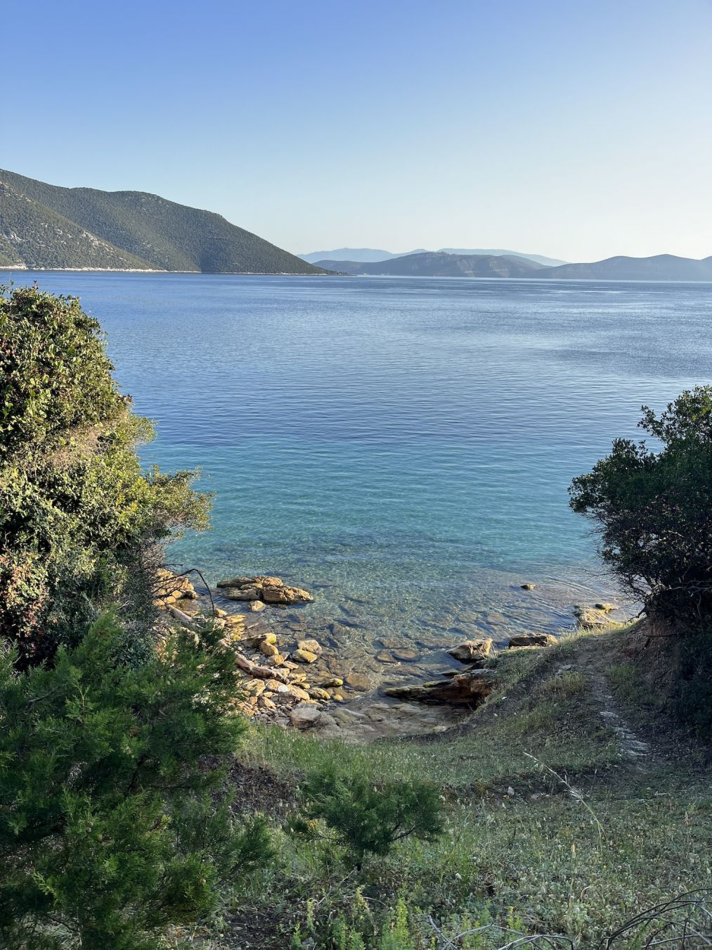 Una breve passeggiata vi farà scoprire piccole spiagge tutte  per voi © Giulia Grimaldi/Lonely Planet Italia