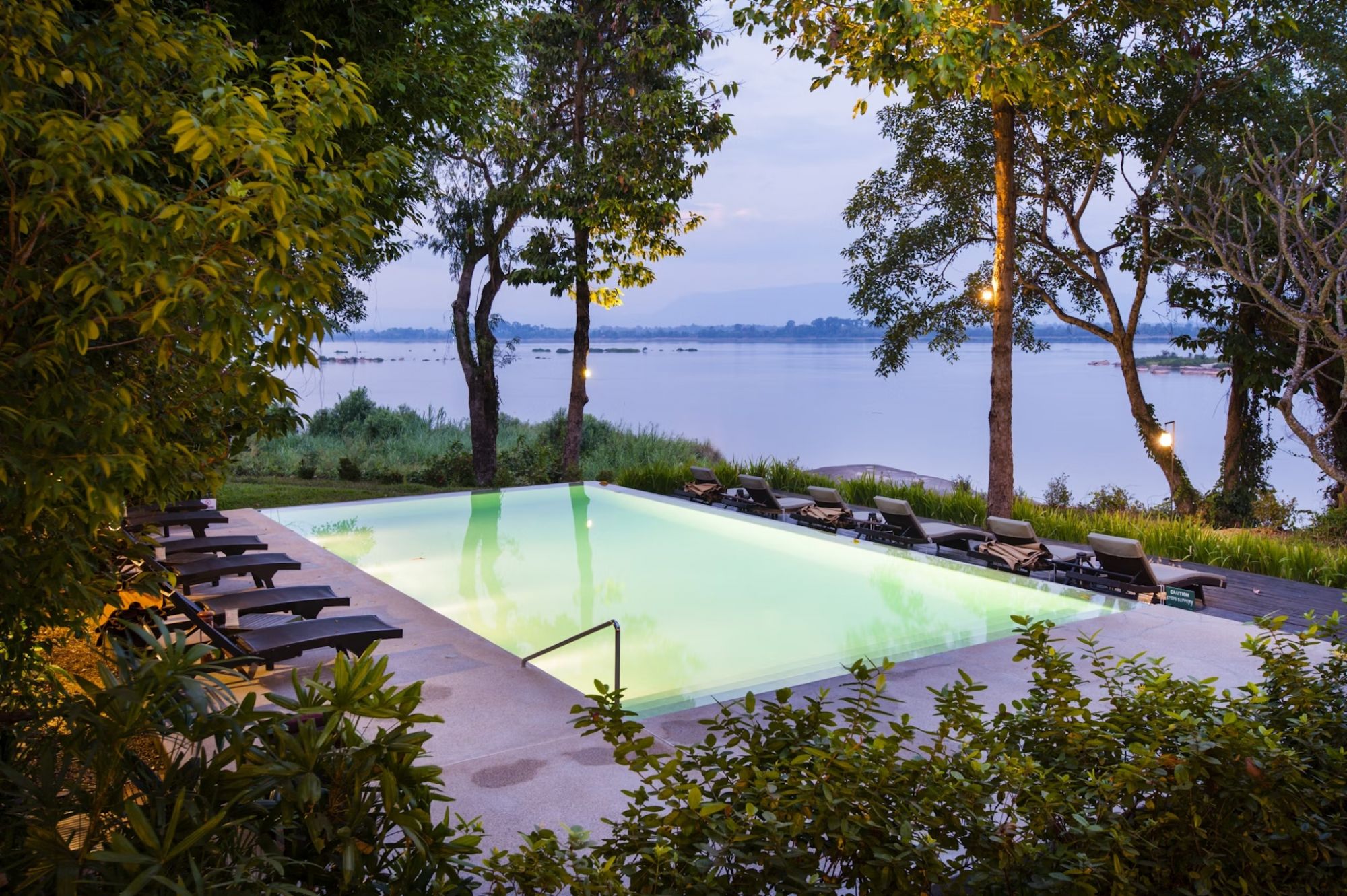 Molti alloggi in Laos sono modesti. Altre, come il River Resort di Champasak, non lo sono. Justin Foulkes per Lonely Planet