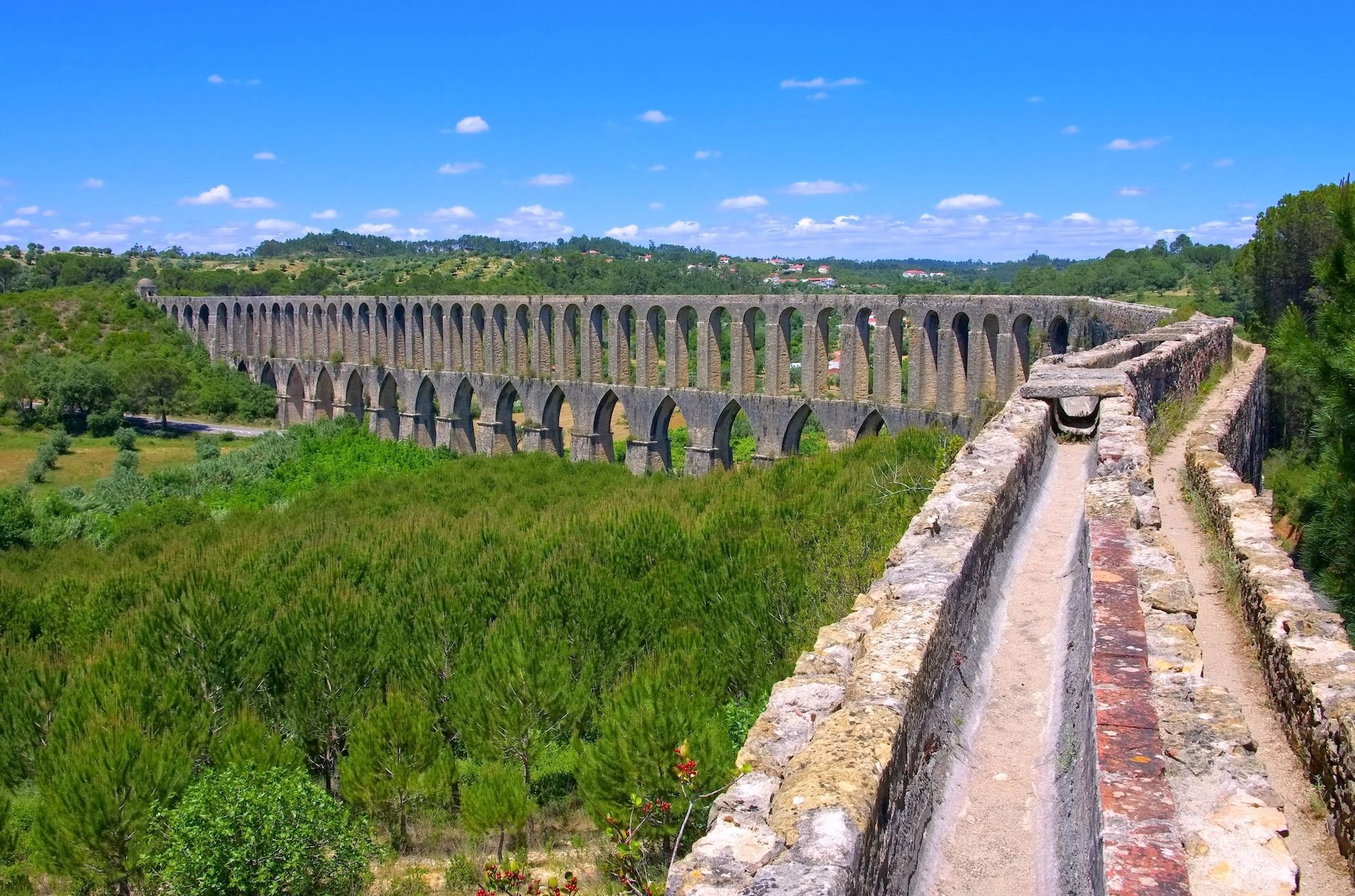 L’Aqueduto dos Pegões Altos ©LianeM/Shutterstock