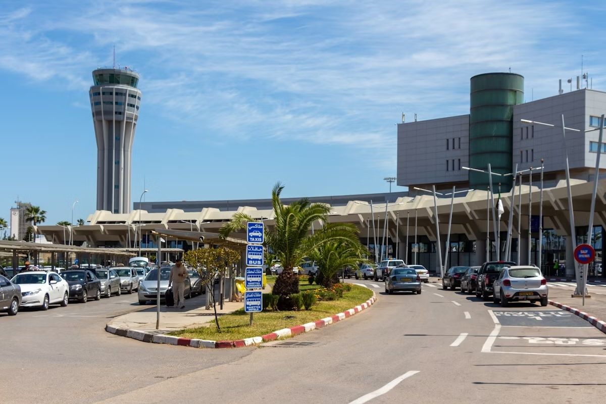 Aeroporto Houari Boumediene di Algeri. Bruno M Photographie/Shutterstock