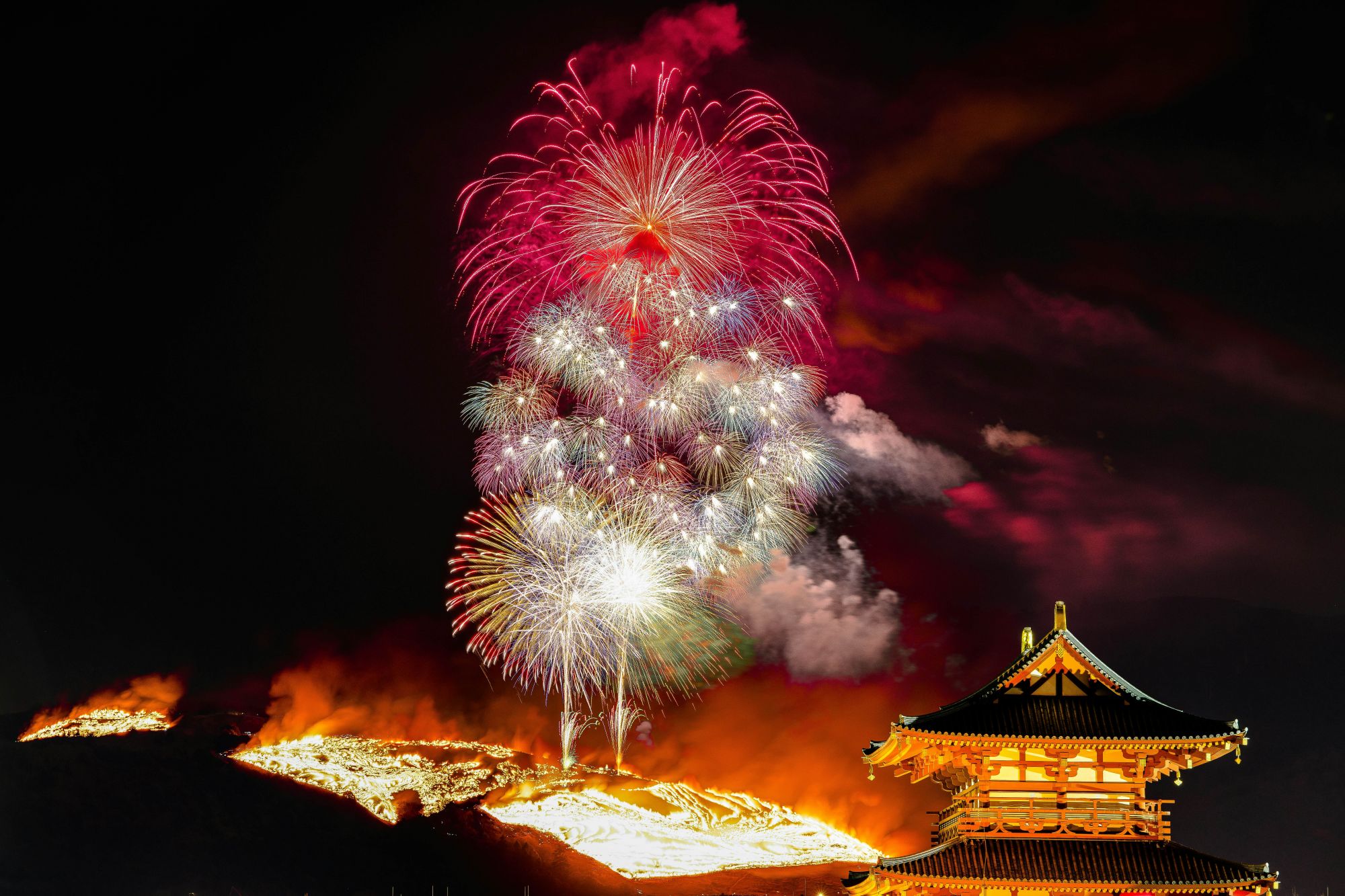 Fuochi d’artificio sul Wakakusa, la montagna che brucia. © Taromon/Shutterstock