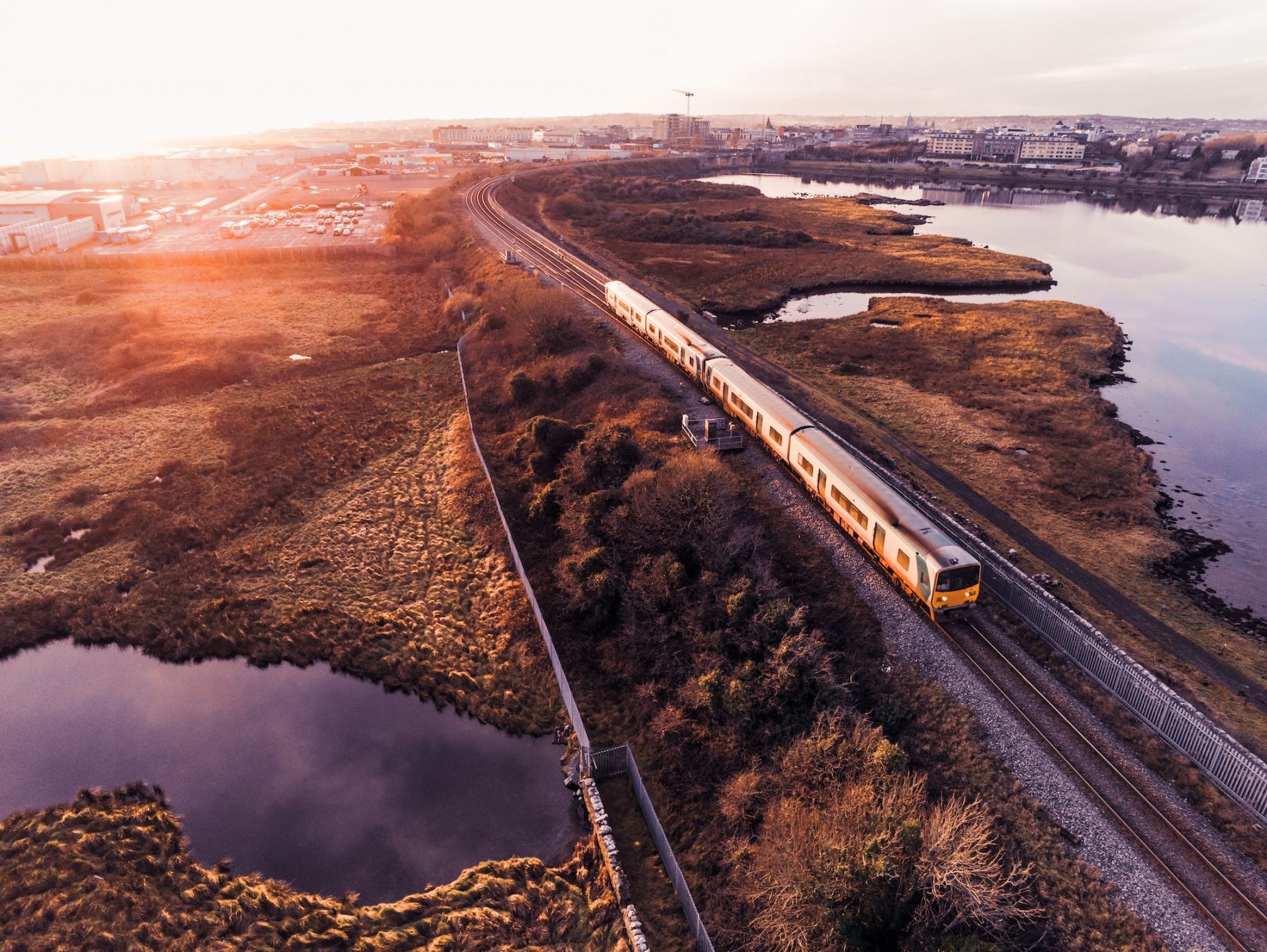 Un treno in Galway ©mark gusev/Shutterstock