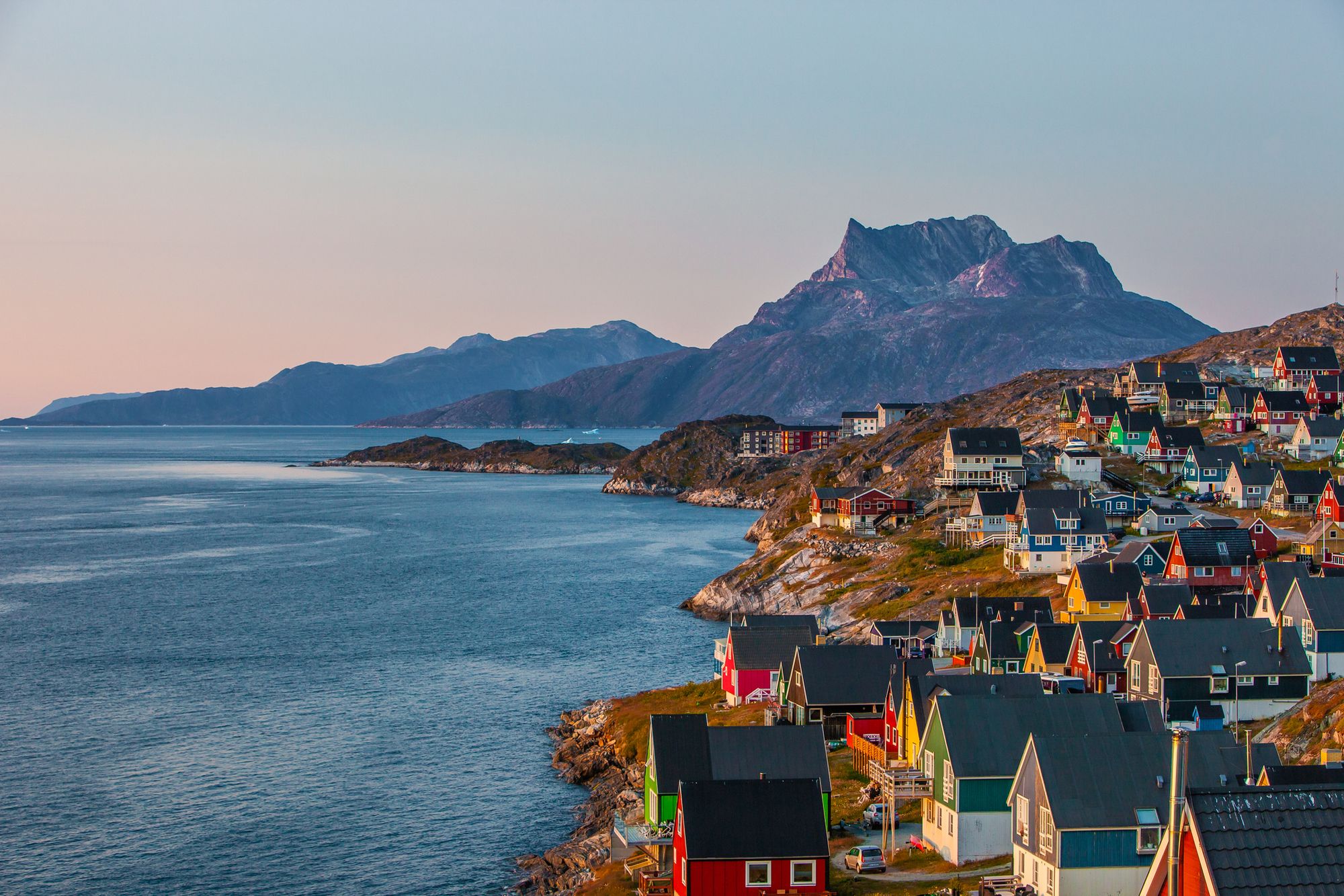 A Nuuk, capitale della Groenlandia, verrà inaugurato un nuovo aeroporto internazionale ©Getty Images/iStockphoto