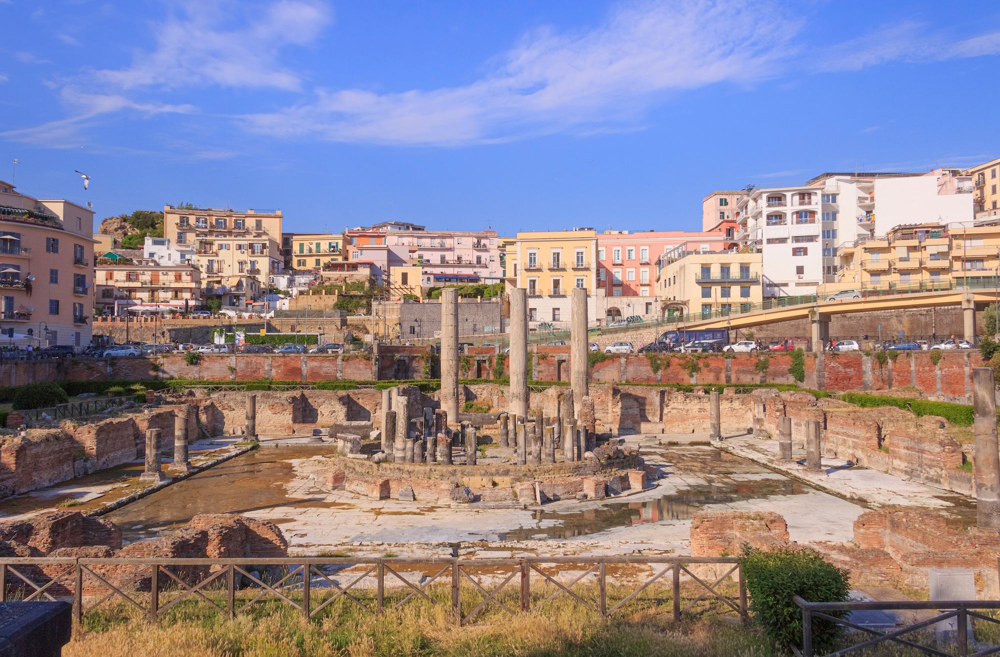 Pozzuoli ©vololibero /Shutterstock