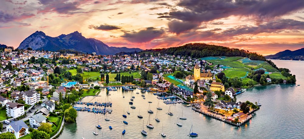 Spiez sul Lago di Thun. Credits Leonid Andronov / Shutterstock