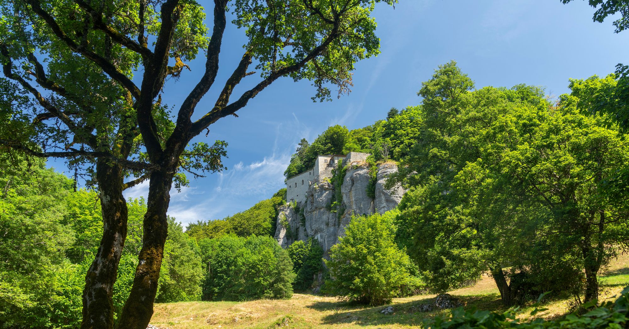 Monastero medievale di La Verna, Italia ©Claudio Giovanni Colombo / Shutterstock