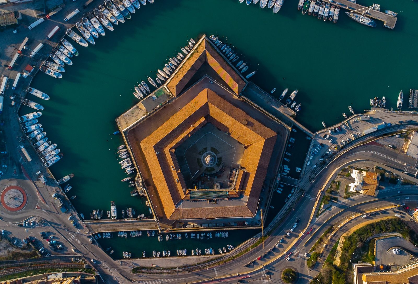 La Mole Vanvitelliana sede dell’Academy. Credits Paolo Bruschi / Shutterstock