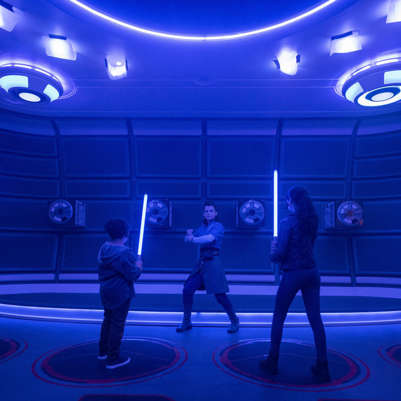 Ospiti con spade laser a Star Wars: Galactic Starcruiser